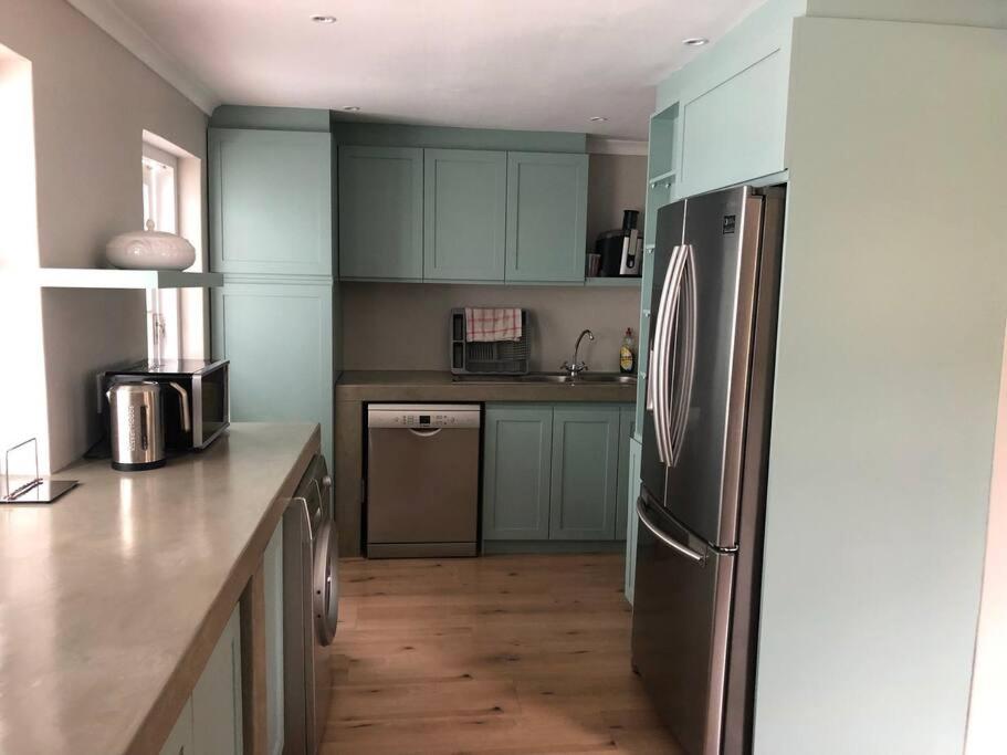 Family home, extraordinary views, newly renovated view 2