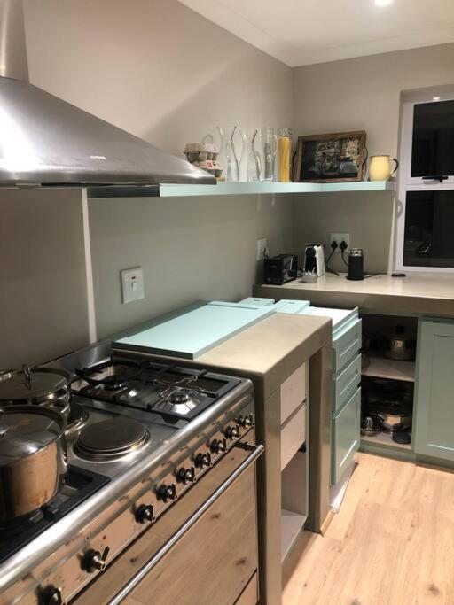 Family home, extraordinary views, newly renovated view 5