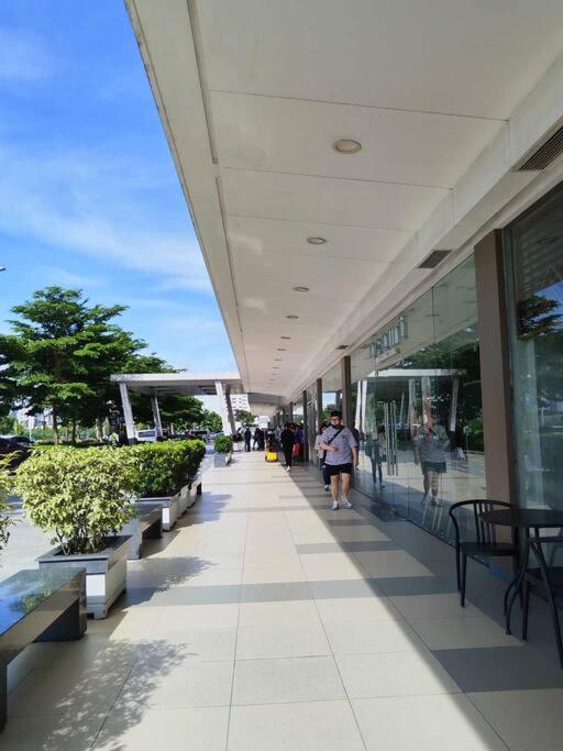 Shore Residences - One Bedroom - Near MOA & NAIA view 3