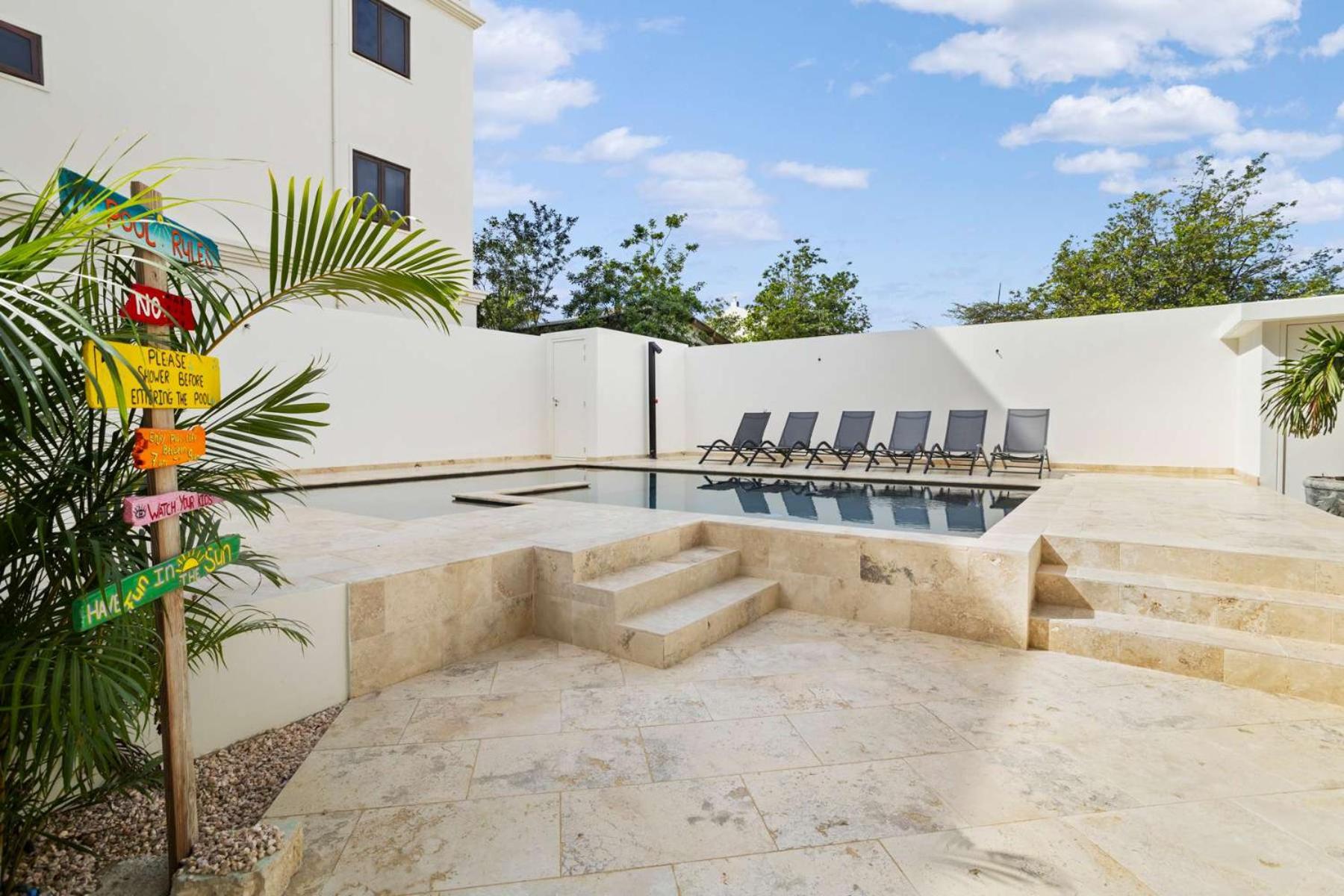 Bonaire Beach Apartment 3 with communal pool and diving facilities