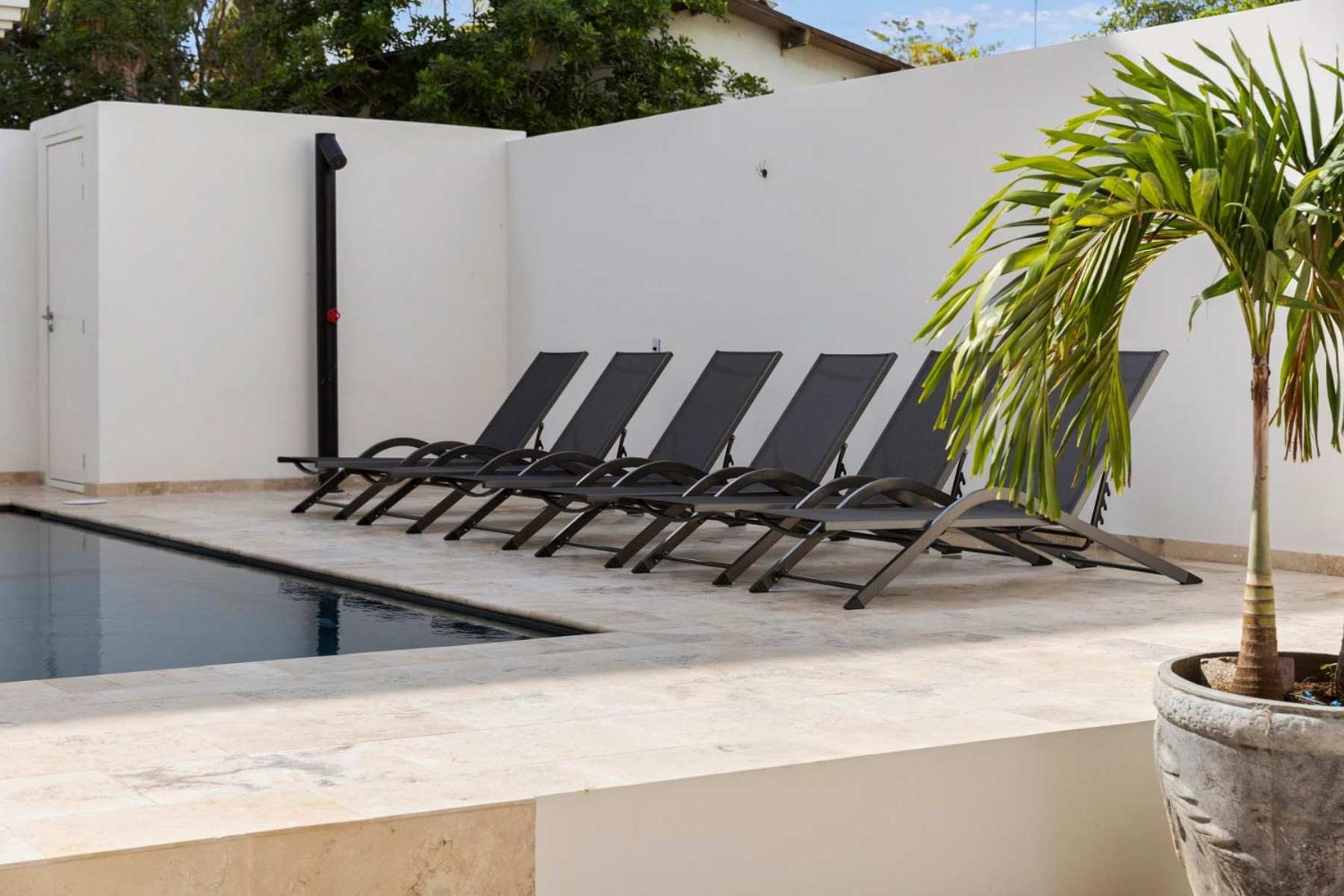 Bonaire Beach Apartment 3 with communal pool and diving facilities