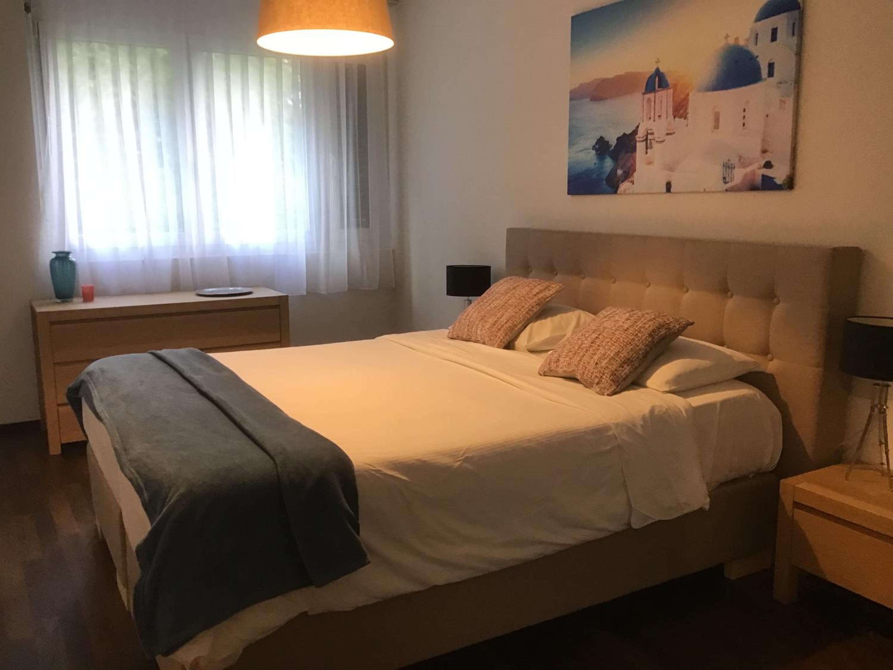 Lausanne City Center Apartments, Minutes Away from the Lake! AM53
