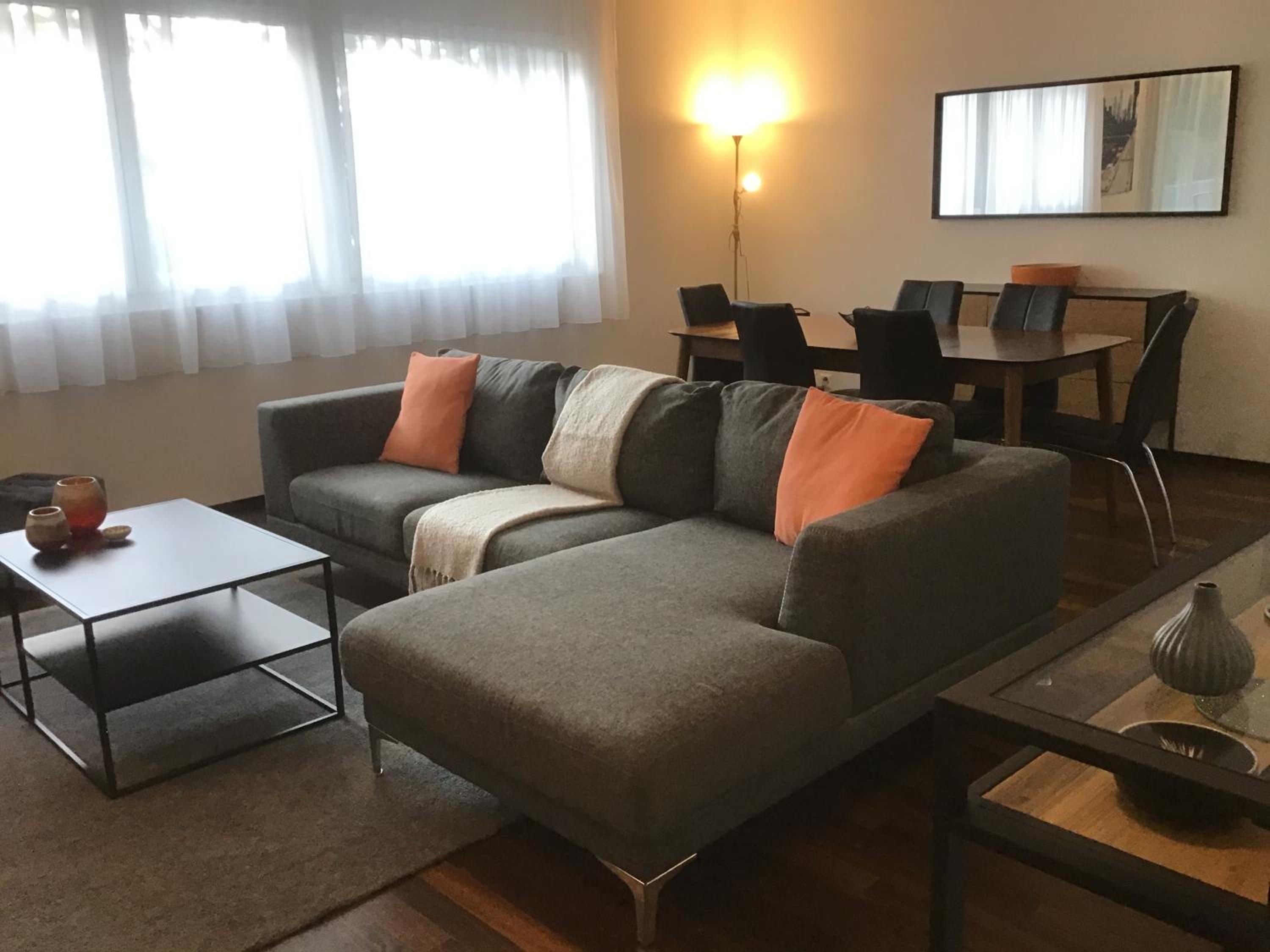 Lausanne City Center Apartments, Minutes Away from the Lake! AM53