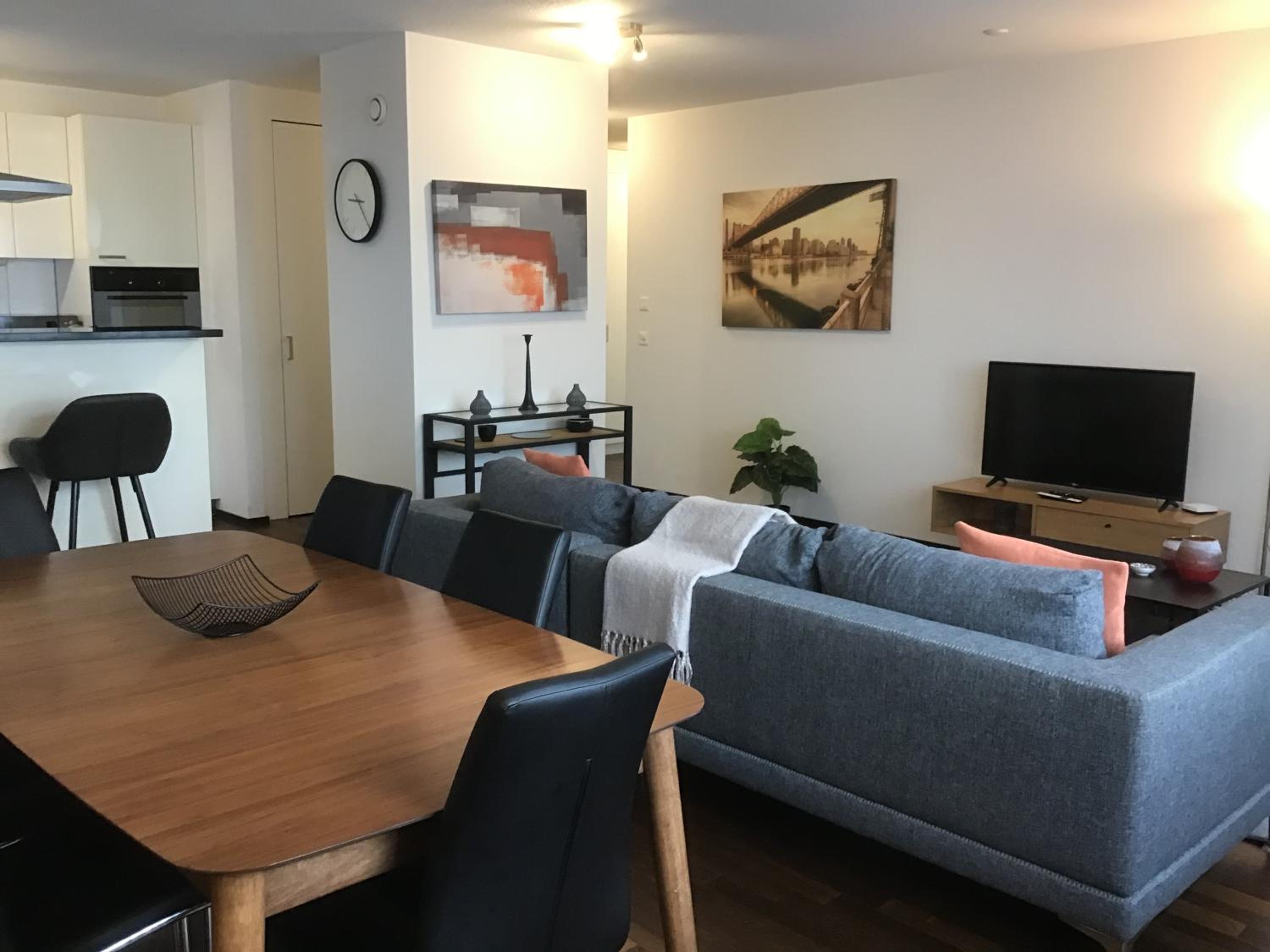 Lausanne City Center Apartments, Minutes Away from the Lake! AM53