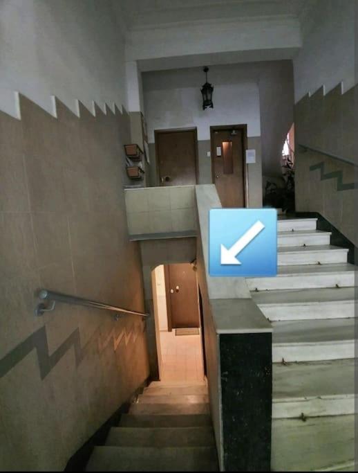 Έξυπνο στουντιο ημιυπόγειο στην Αθήνα με αυλή