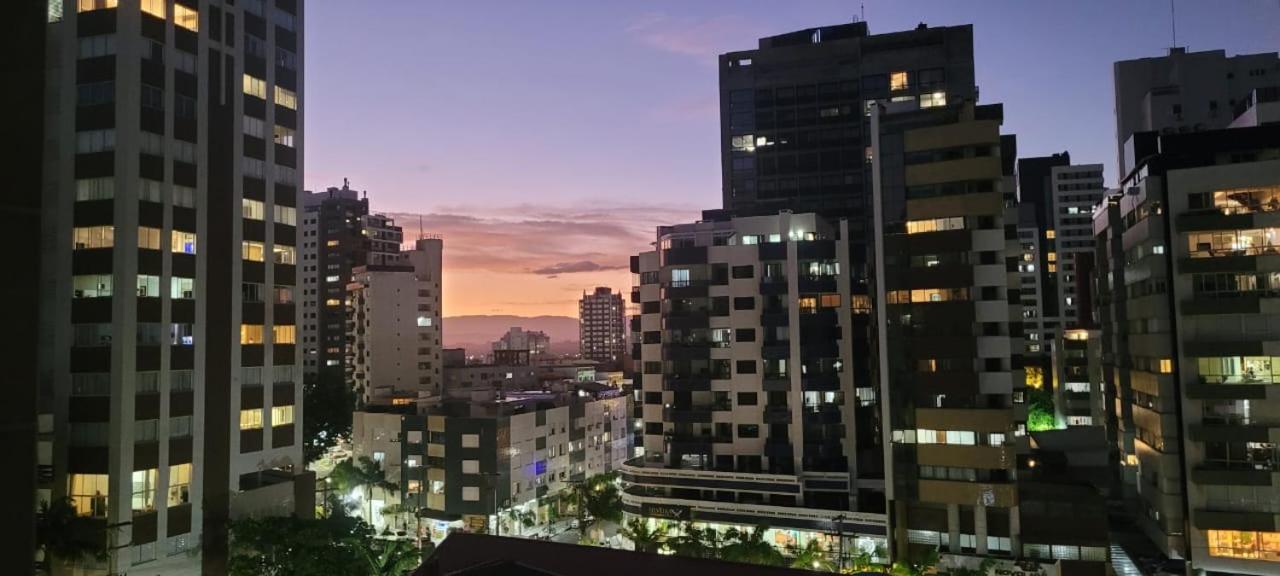 Dunas Flat 405 com vista mar, limpeza diária e roupas de cama e banho