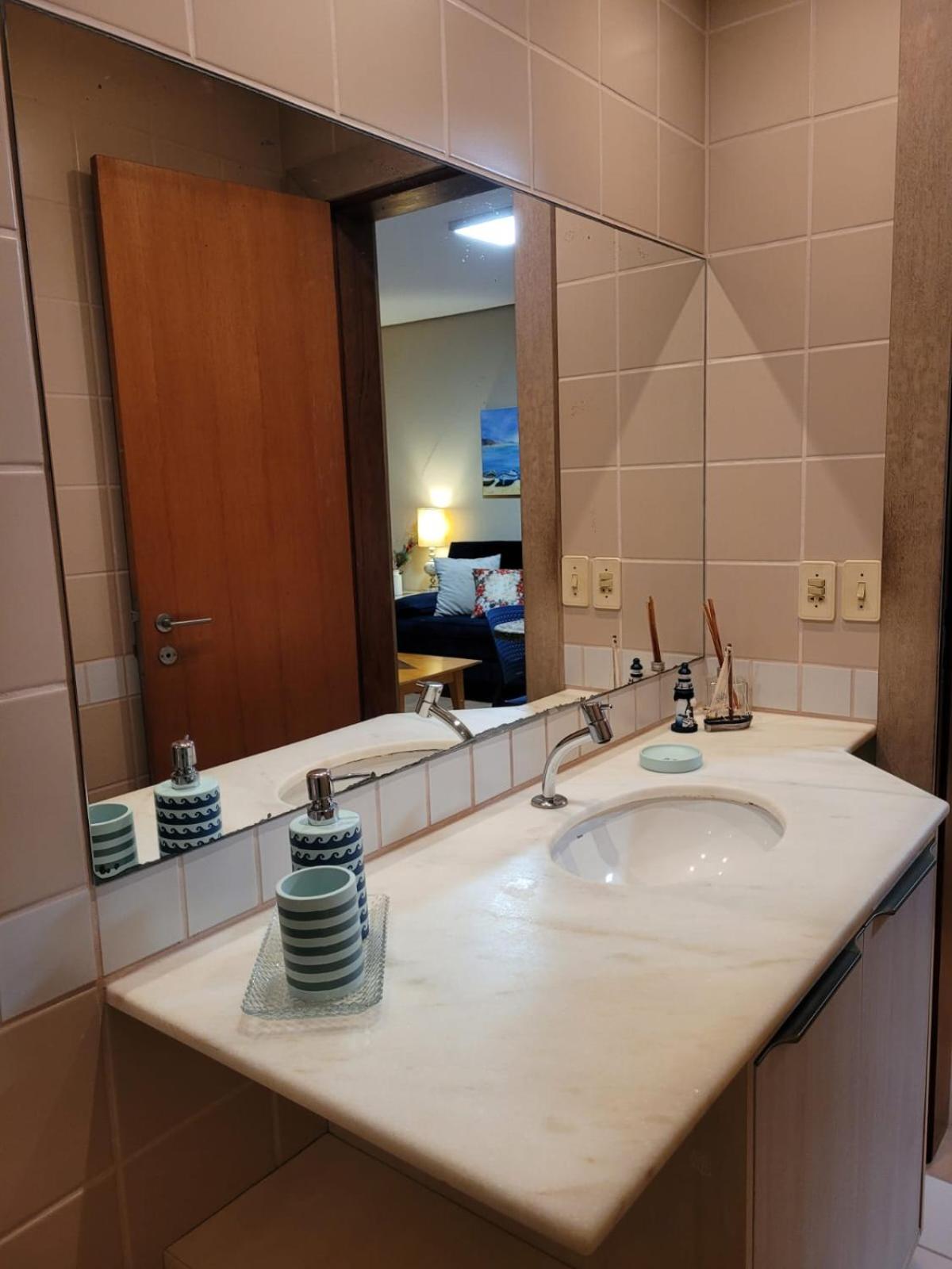 Dunas Flat 405 com vista mar, limpeza diária e roupas de cama e banho
