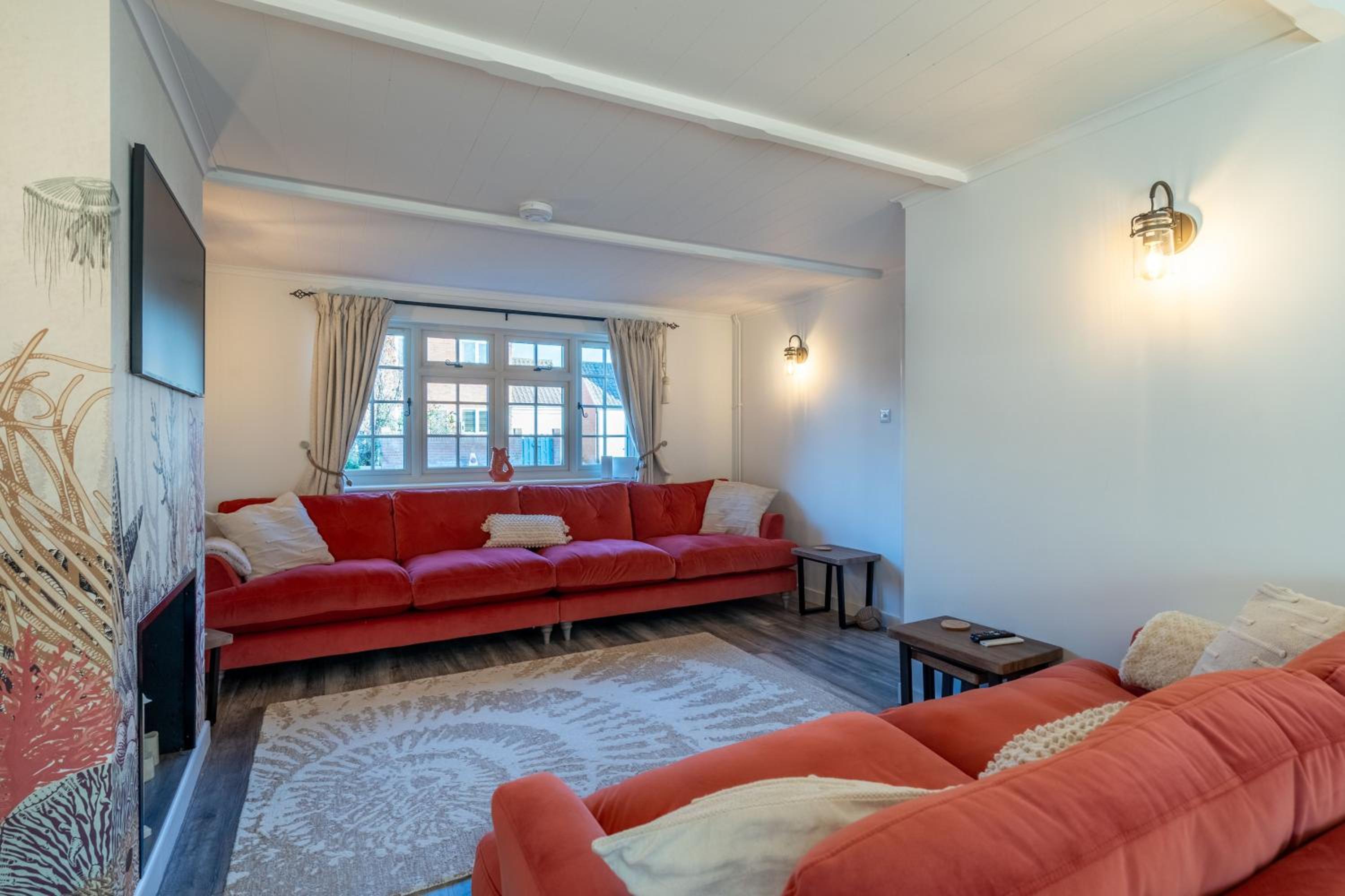 Periwinkle Cottage by Winterton Cottages