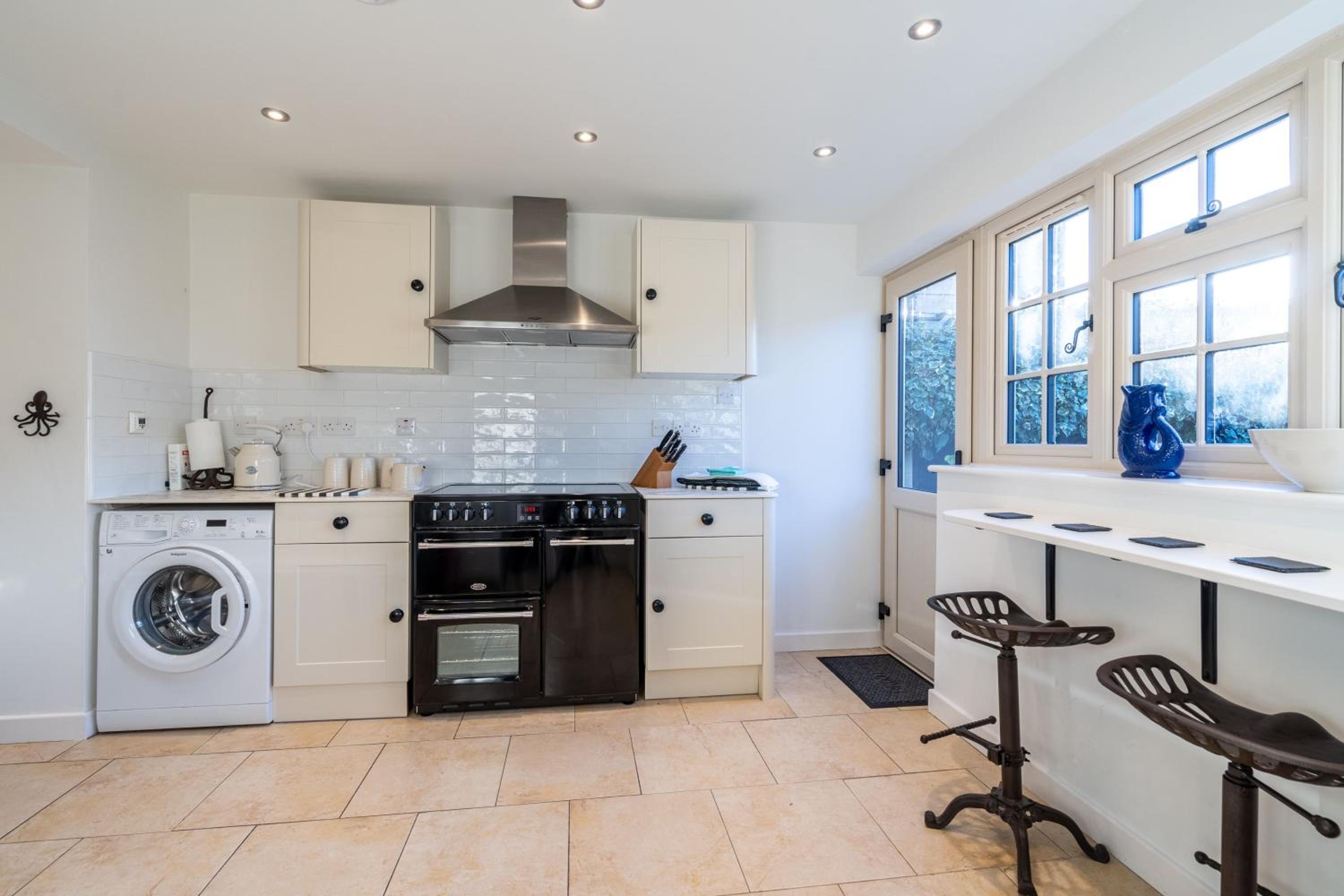 Periwinkle Cottage by Winterton Cottages