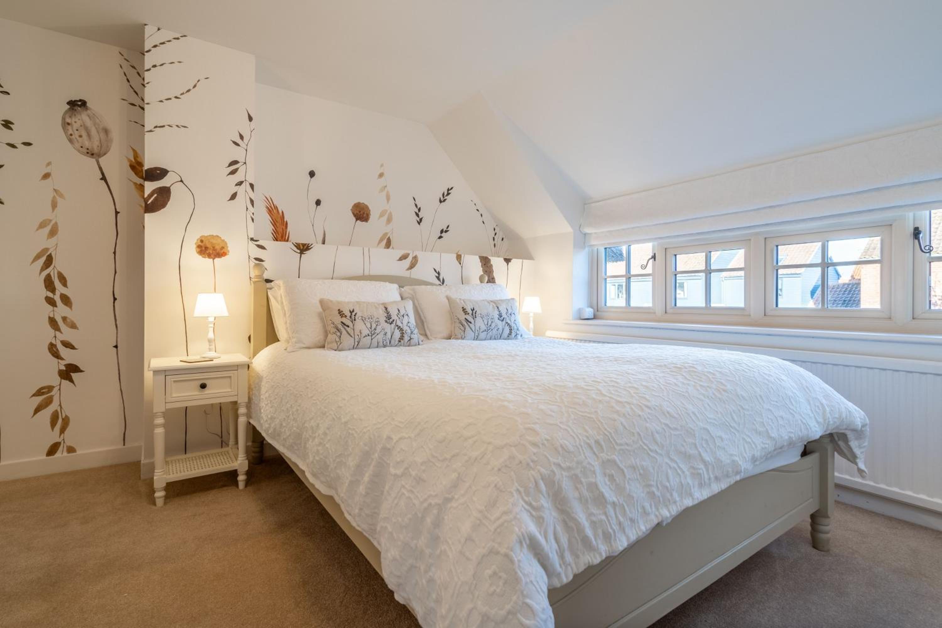 Periwinkle Cottage by Winterton Cottages
