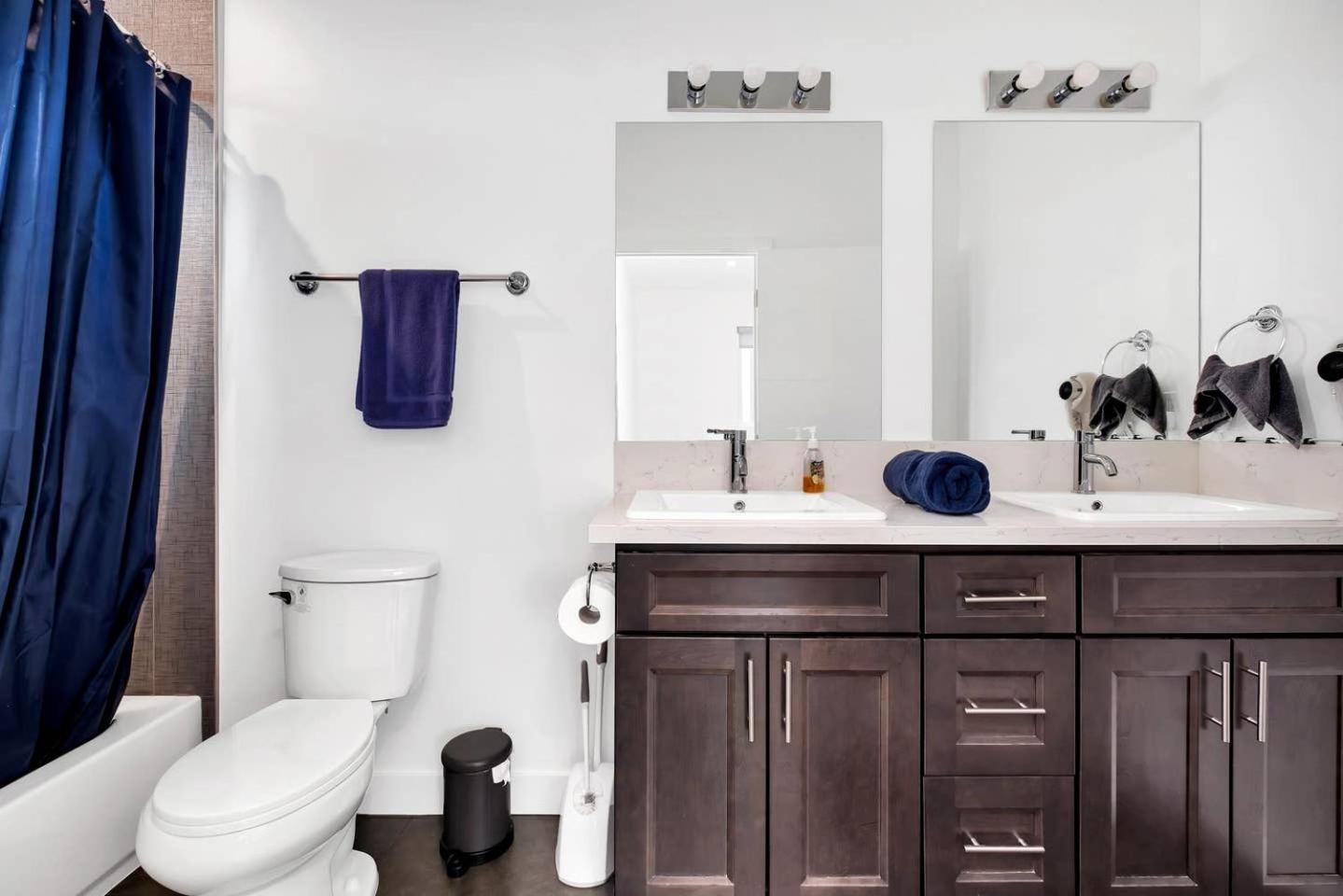 Luxury 3 BR Home Near Hollywood Prime Location