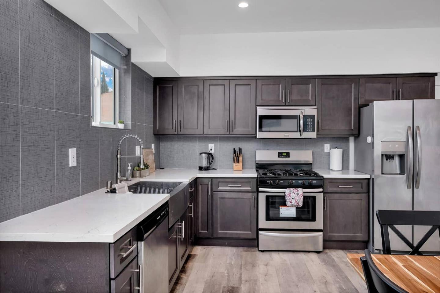 Luxury 3 BR Home Near Hollywood Prime Location