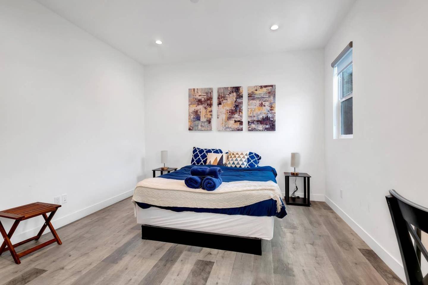 Luxury 3 BR Home Near Hollywood Prime Location