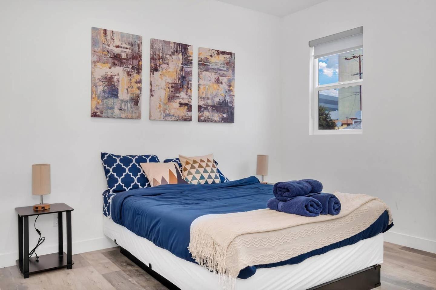 Luxury 3 BR Home Near Hollywood Prime Location