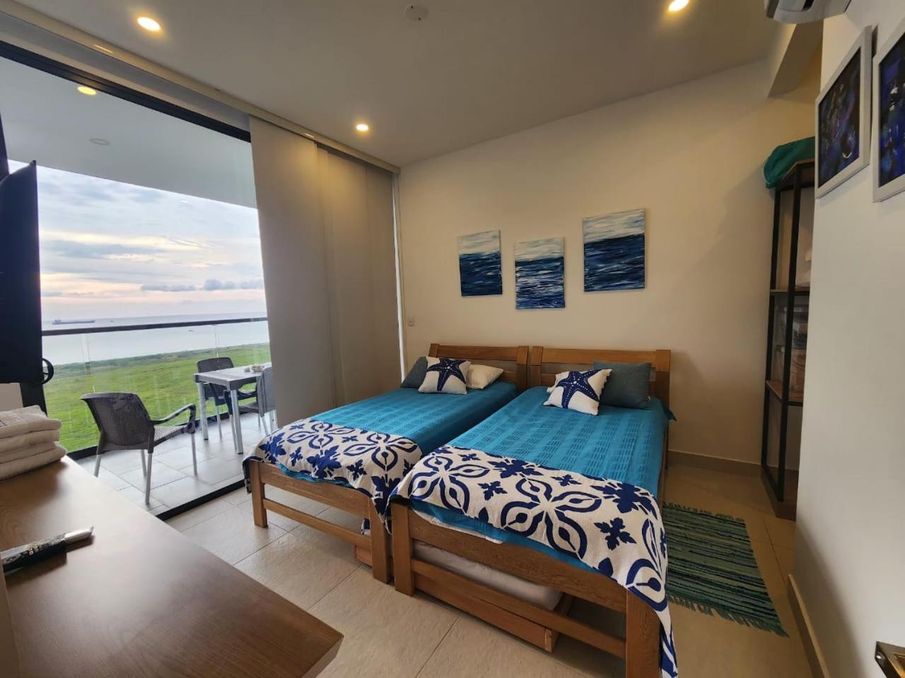 Apt with sunset & beach views