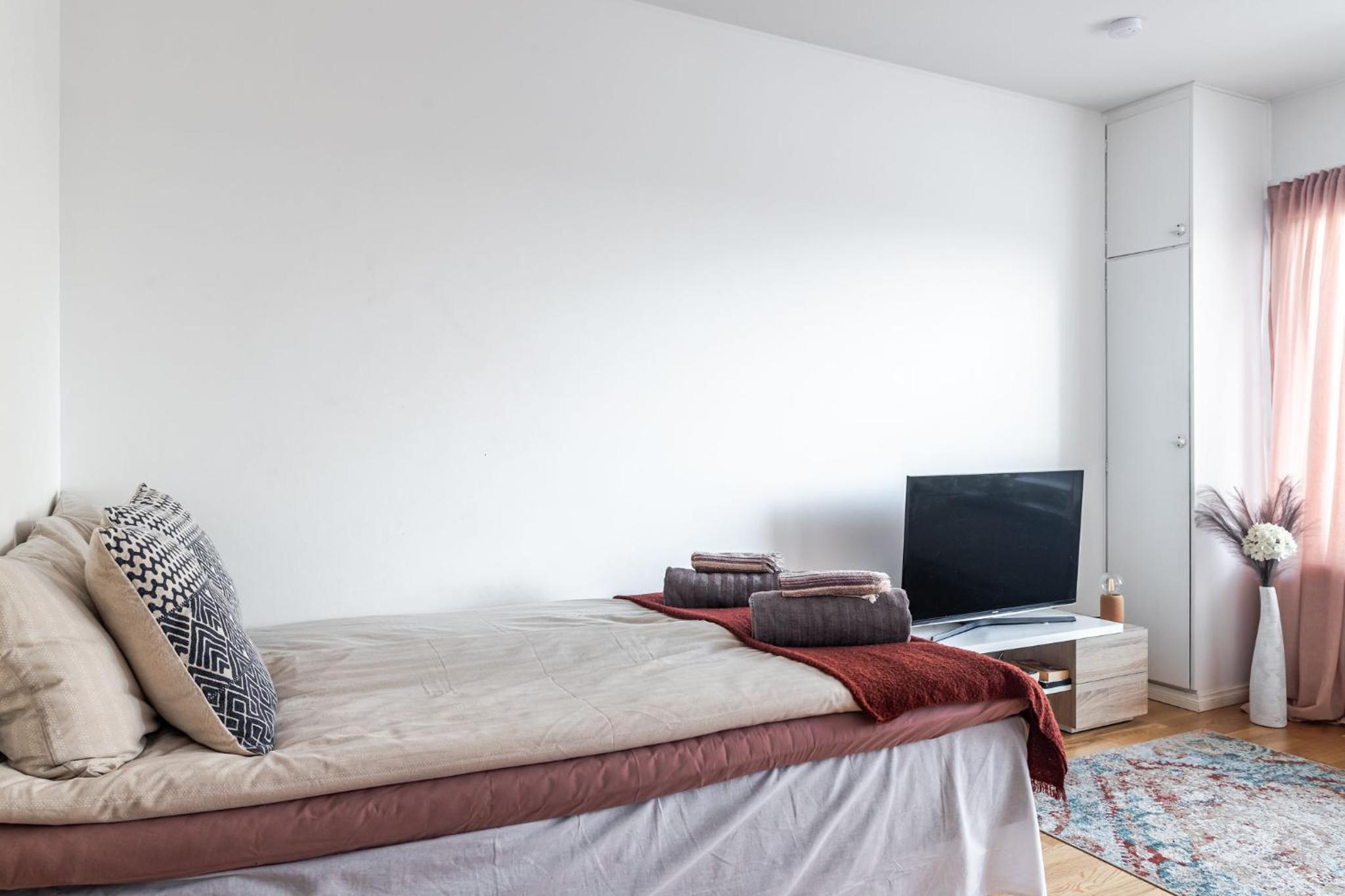 Modern & Central Studio Apartment with Balcony