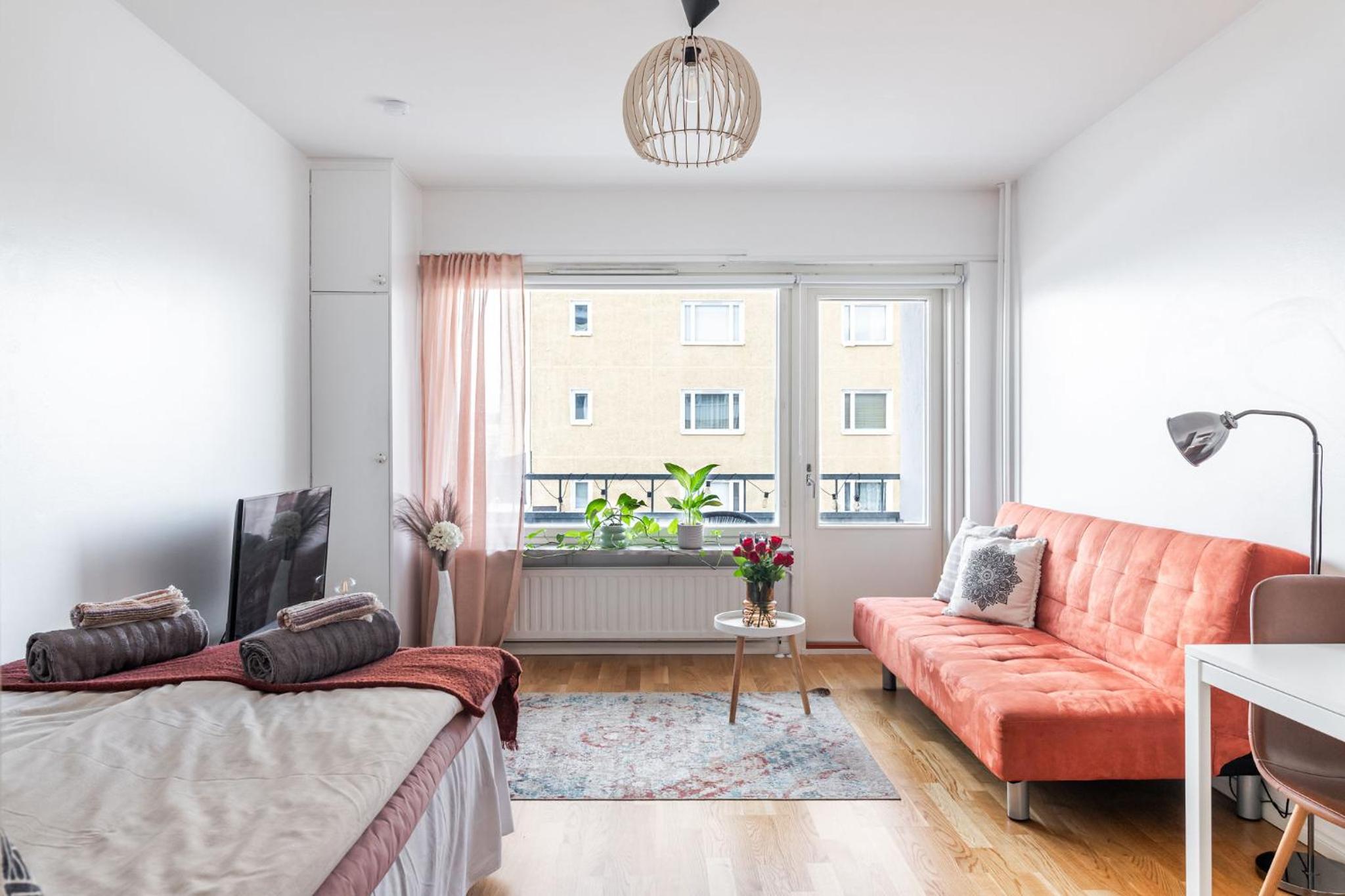 Modern & Central Studio Apartment with Balcony