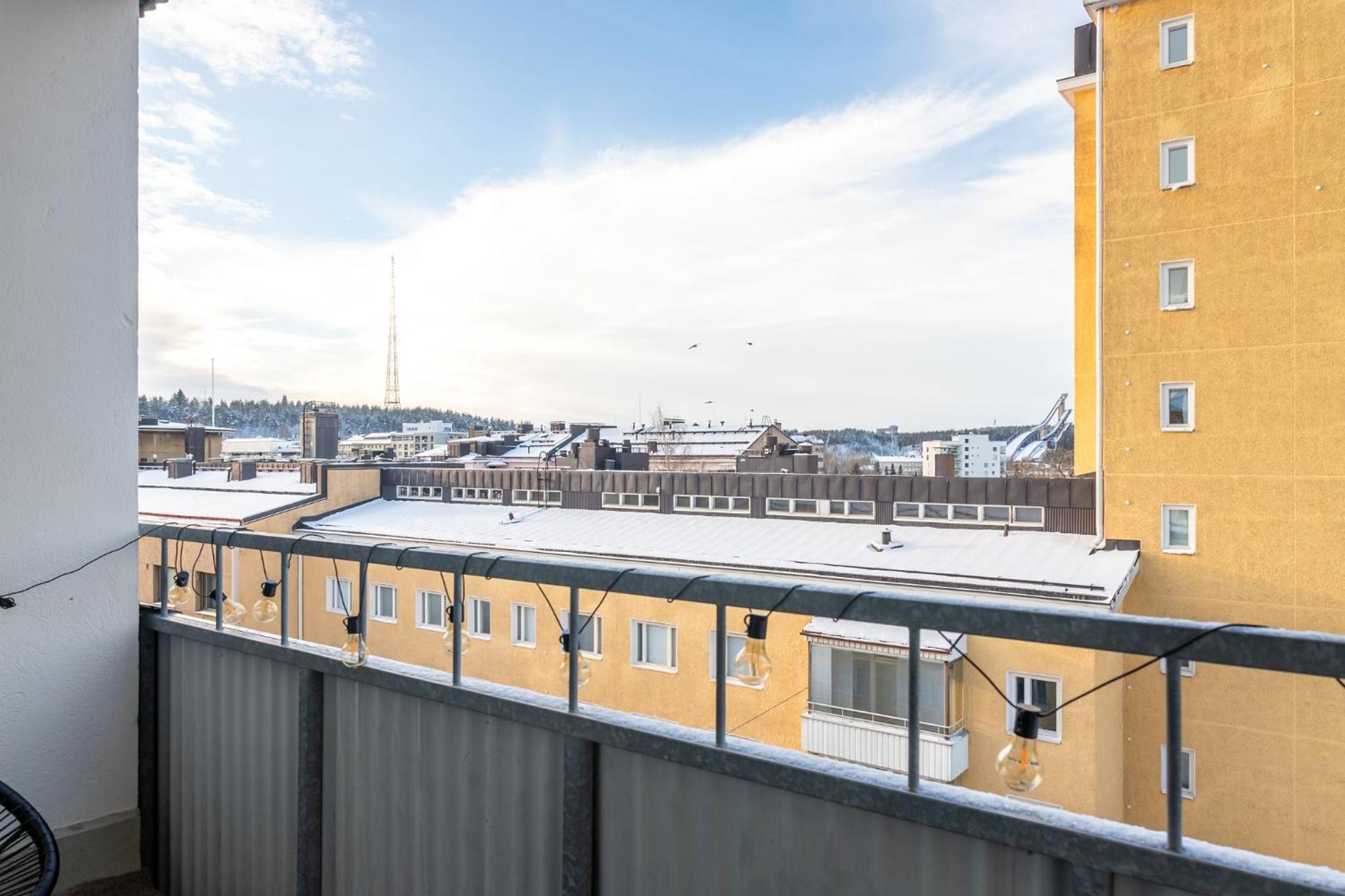 Modern & Central Studio Apartment with Balcony