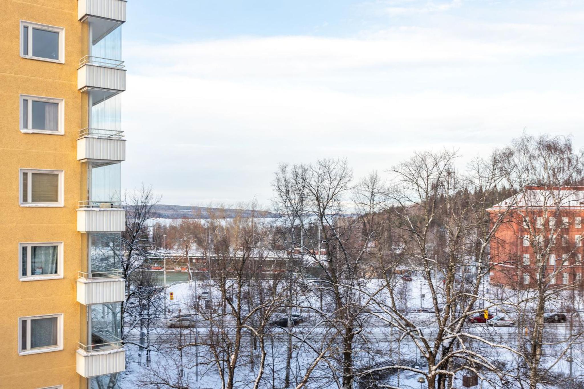 Modern & Central Studio Apartment with Balcony