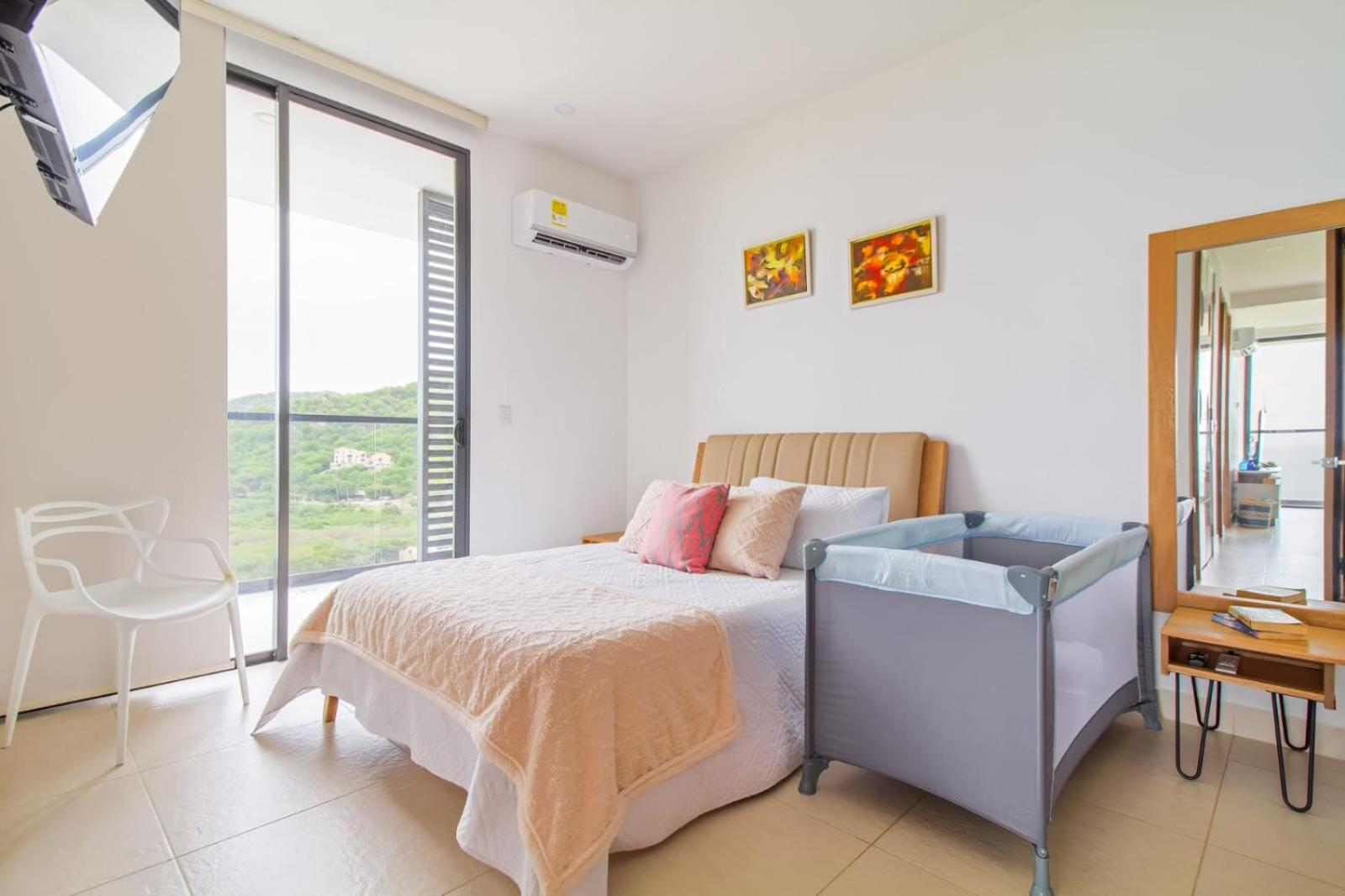 Apt with sunset & beach views
