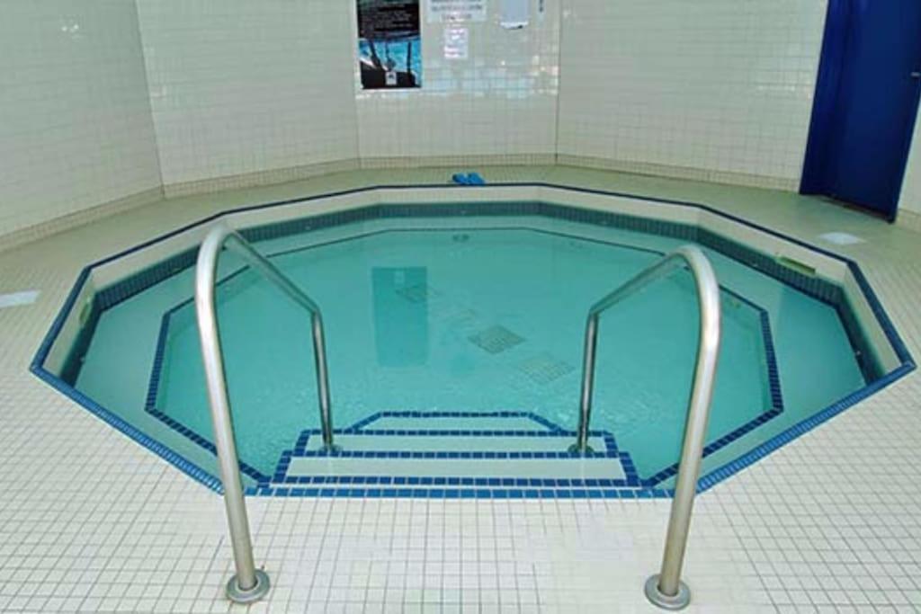 Mystic Springs Chalets - pool, hot tub, AC
