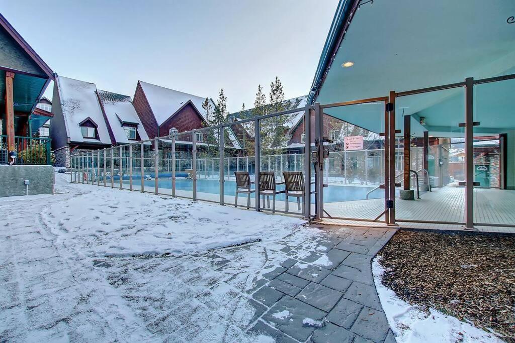 Mystic Springs Chalets - pool, hot tub, AC
