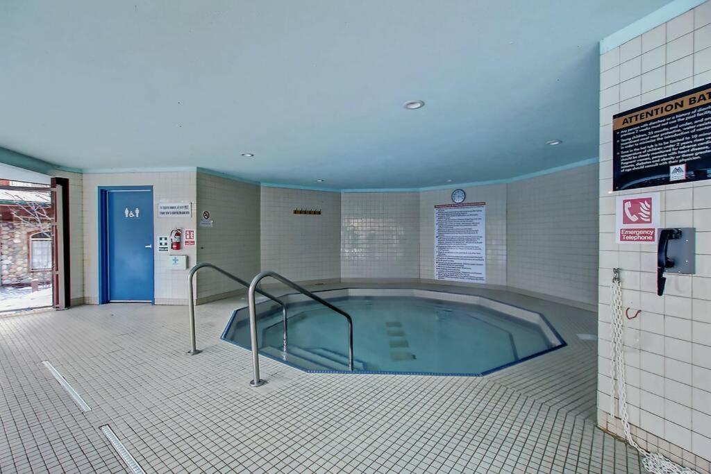 Mystic Springs Chalets - pool, hot tub, AC