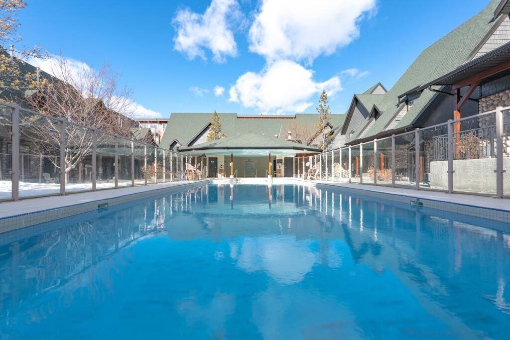 Mystic Springs Chalets - pool, hot tub, AC