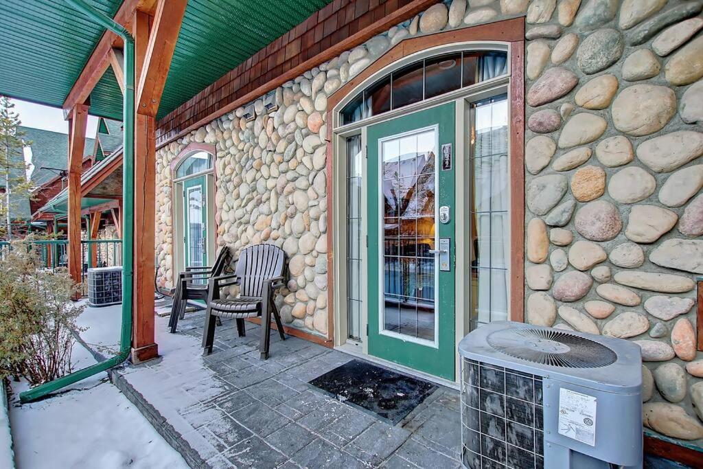 Mystic Springs Chalets - pool, hot tub, AC