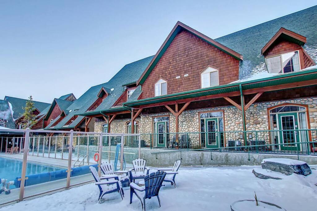 Mystic Springs Chalets - pool, hot tub, AC