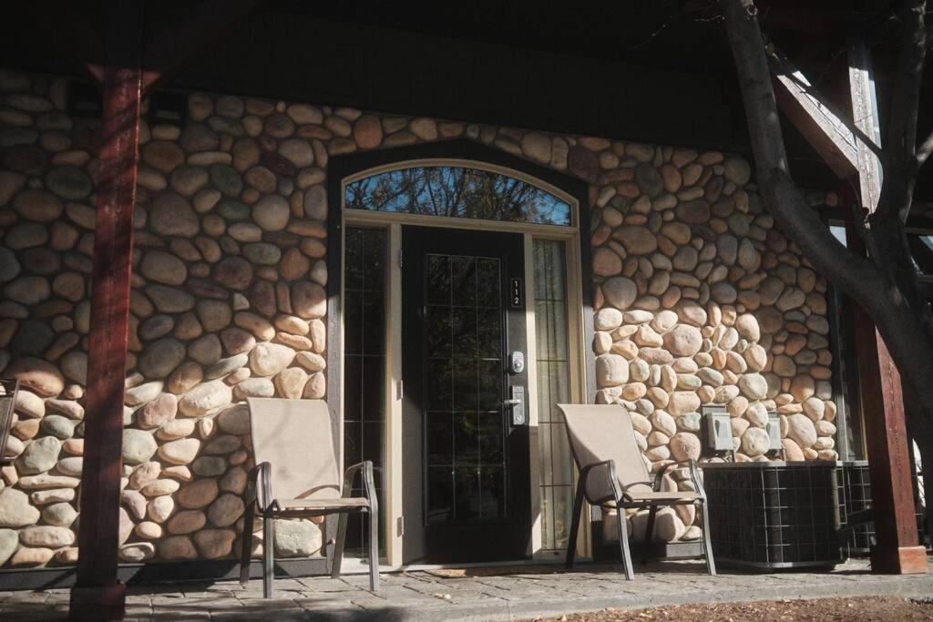 Mystic Springs Chalets - pool, hot tub, AC