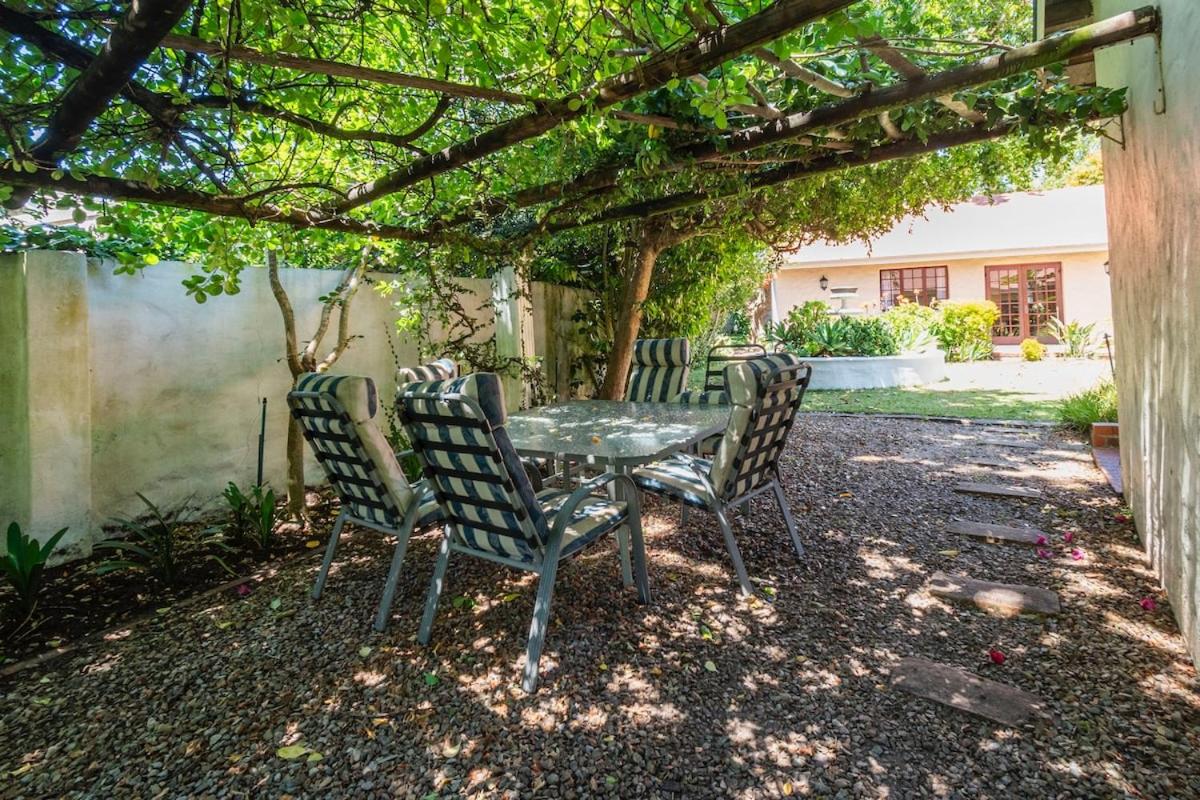 Spacious family Home in Constantia with Pool view 5