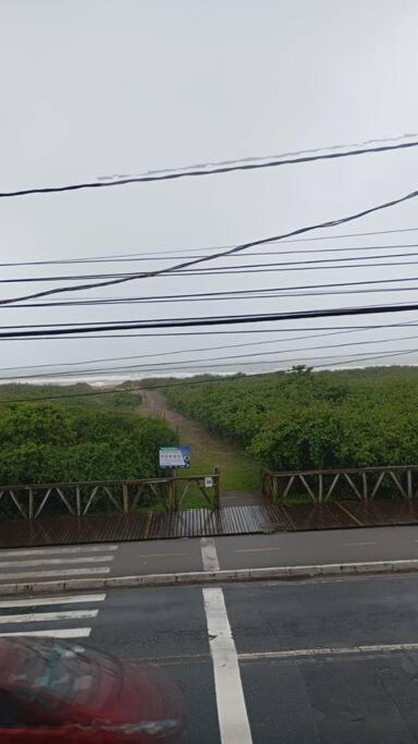 Casa pé na área
