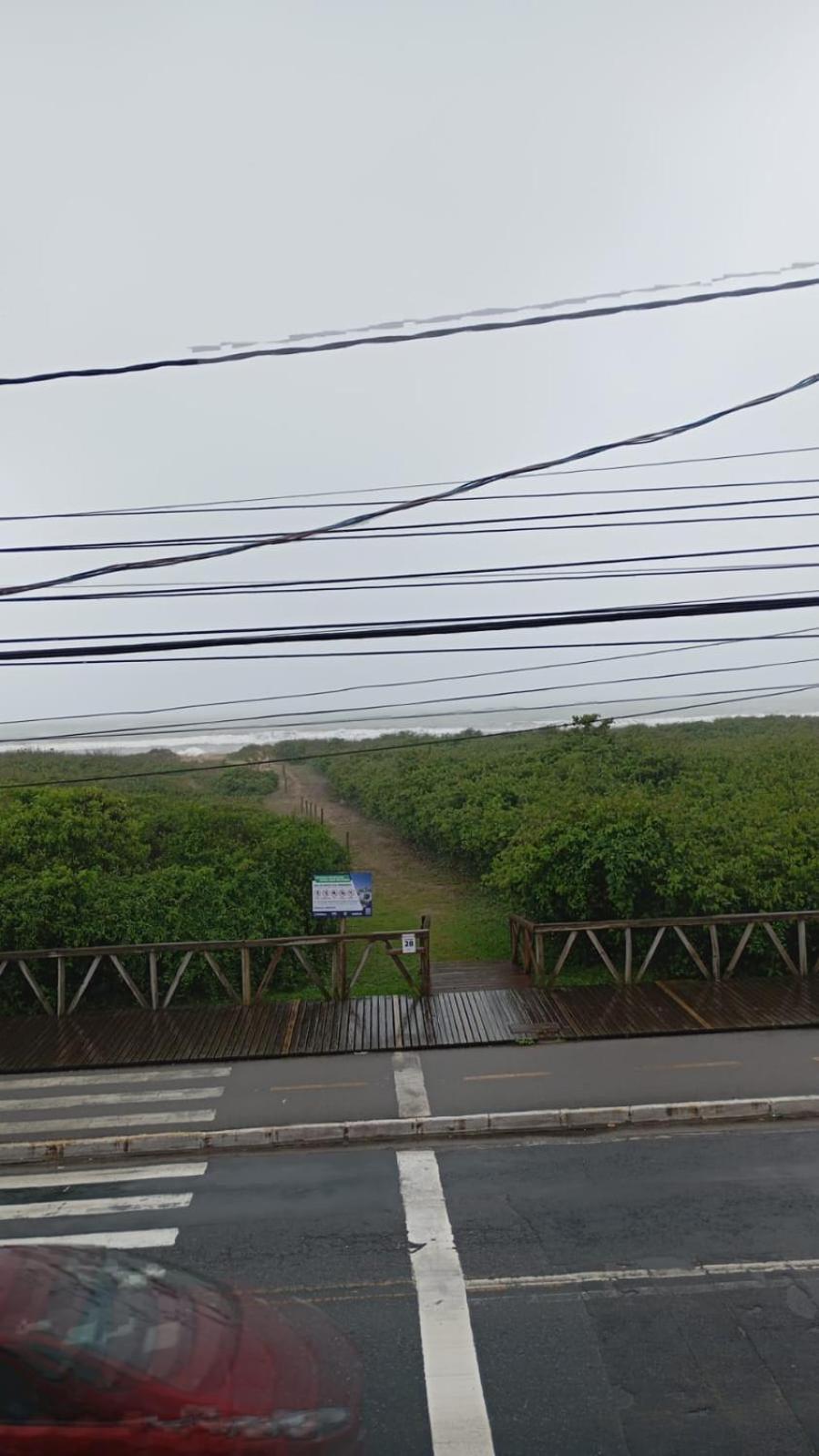 Casa pé na área
