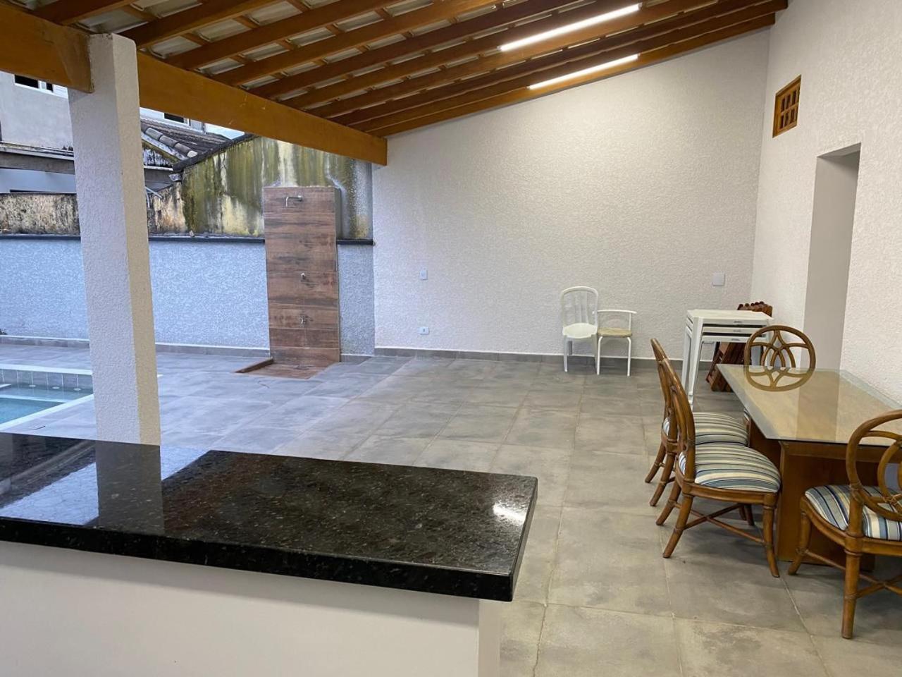 Casa Memórias do Mar Centro de Peruíbe 50m da praia