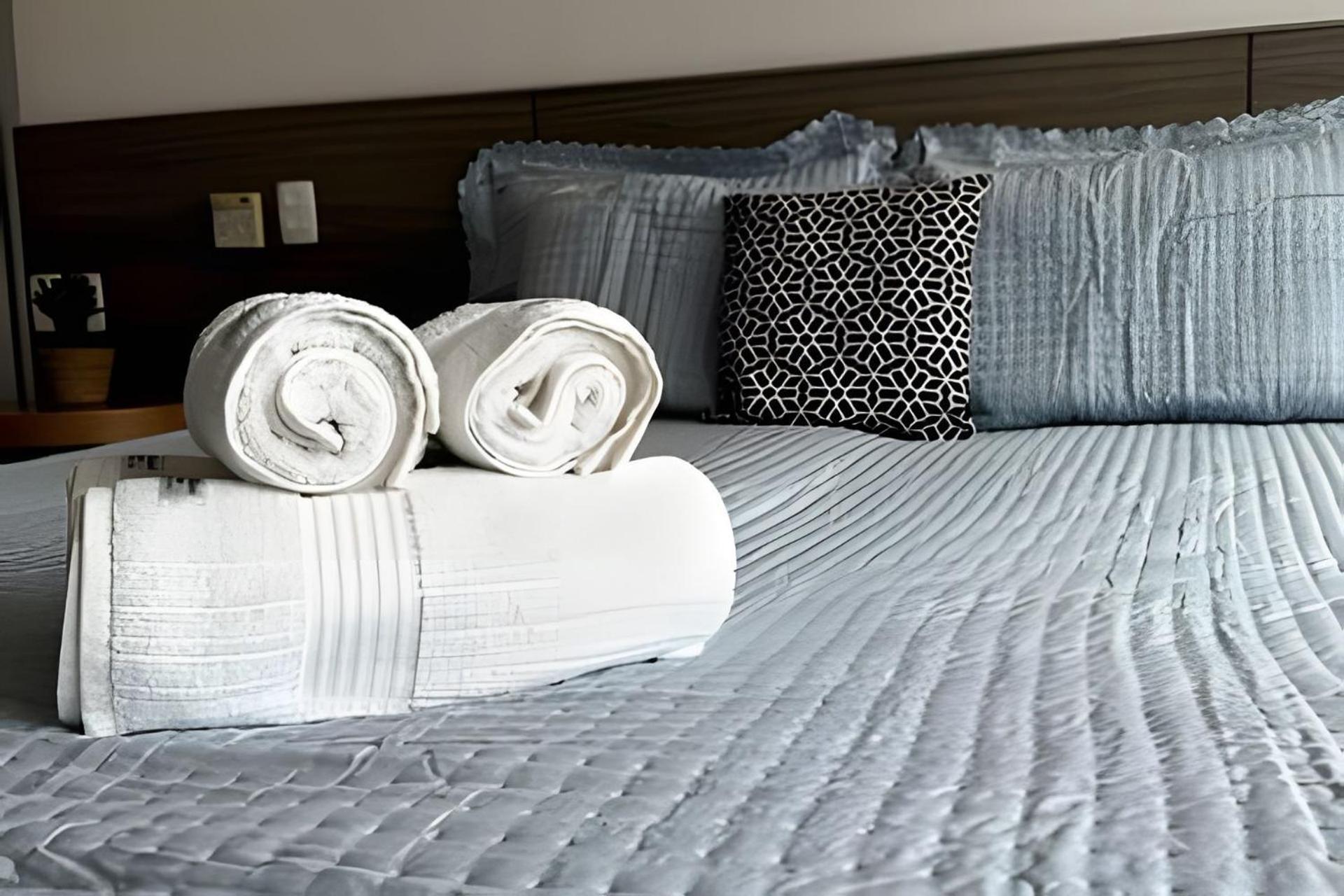 Flat com VISTA de CINEMA para Praia da BARRA da Tijuca - 5 min da PRAIA - Ar Condicionado, Portaria 24h, Wi-Fi 500 Mbps, Piscina, Academia, Sauna, Quadra d