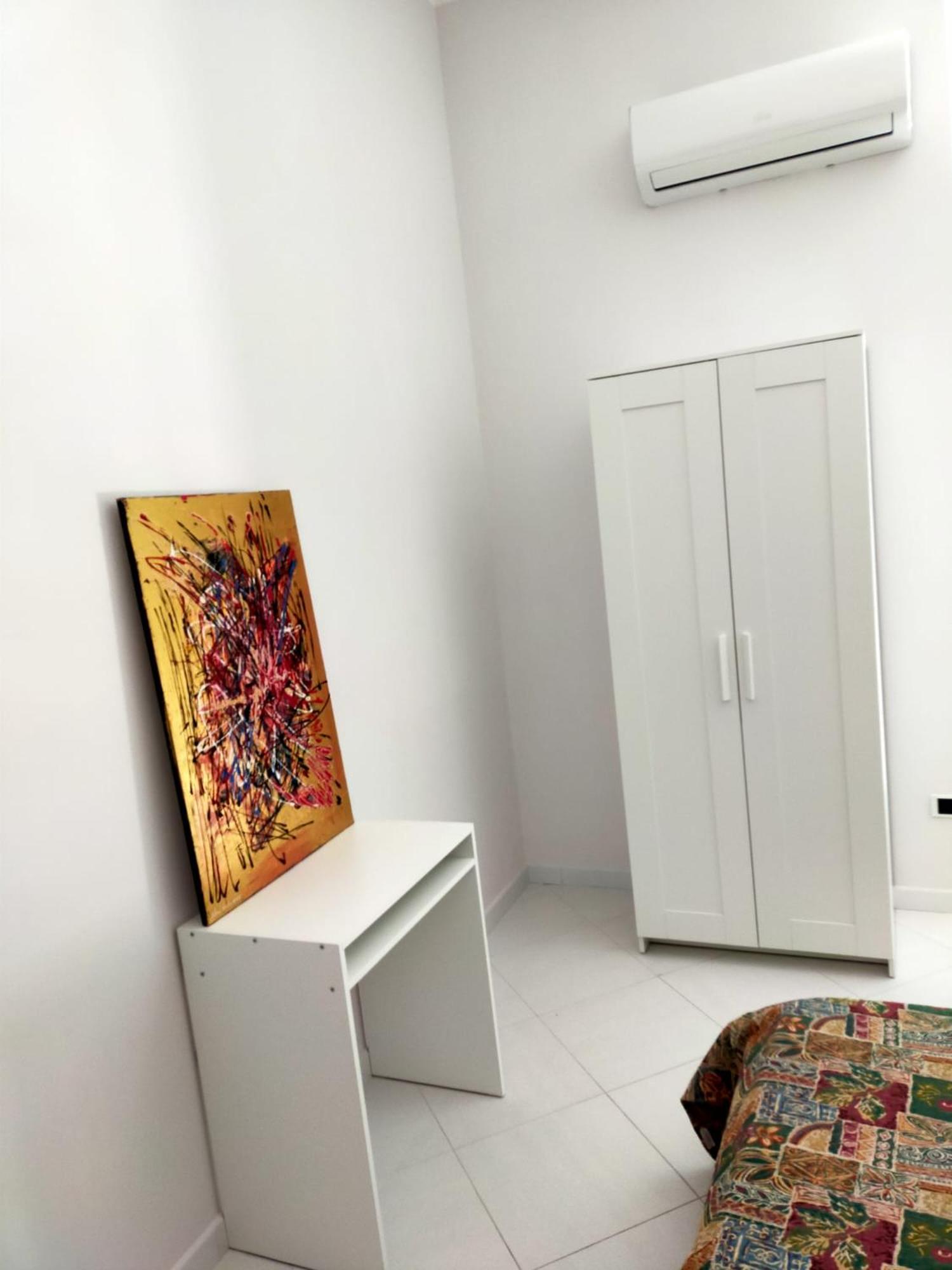 Inside Naples-Dint'e'viche'