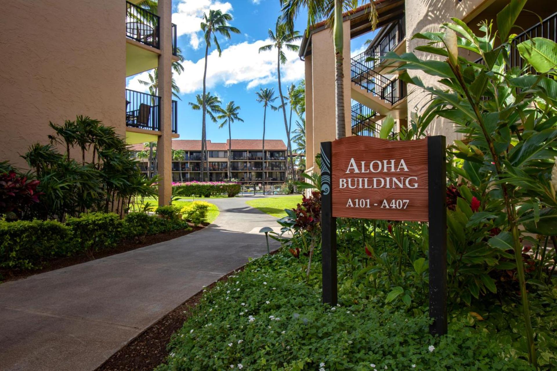 KBM Resorts FREE CAR Papakea Oceanfront 1-Bedroom Corner Unit with King bed and Unobstructed views PKA-201