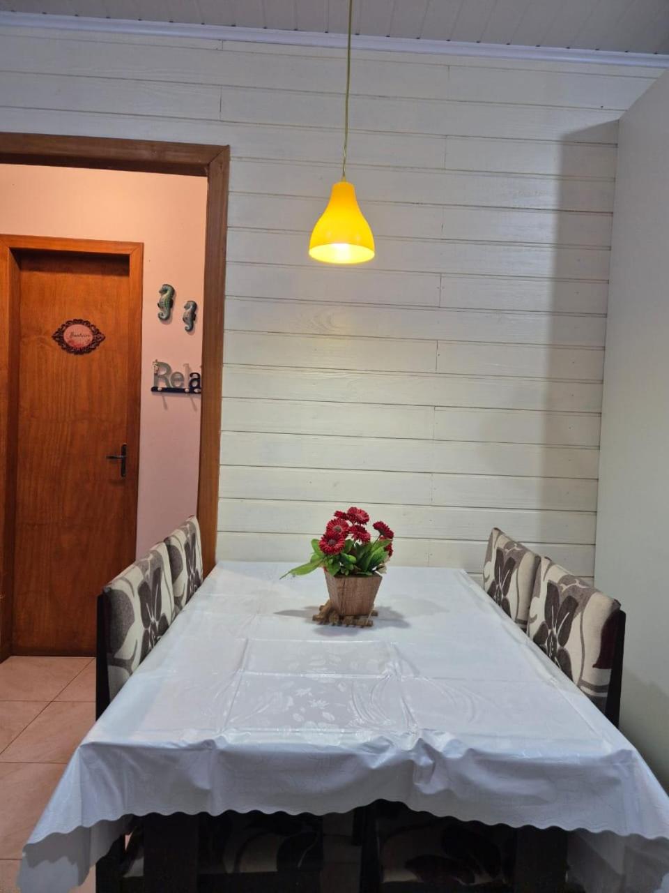 Casa com Piscina, Quiosque, Próximo ao Mar