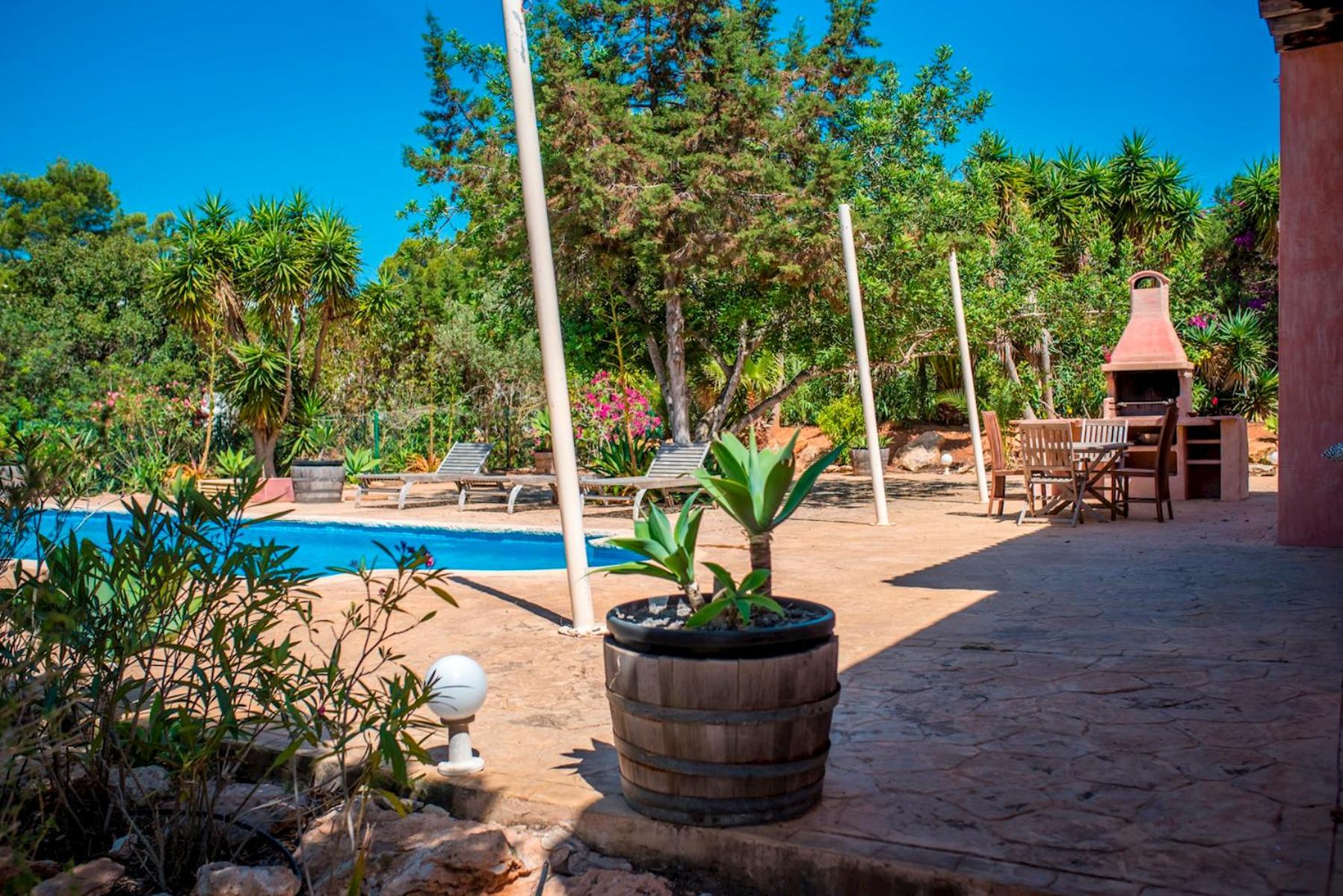 Exclusive Villa in Porroig view 5