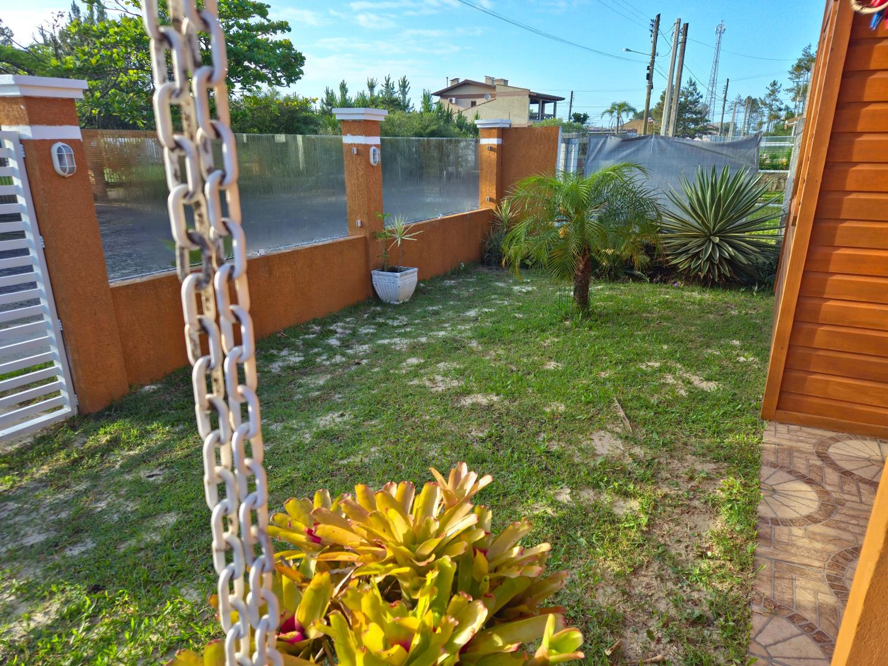 Casa com Piscina, Quiosque, Próximo ao Mar