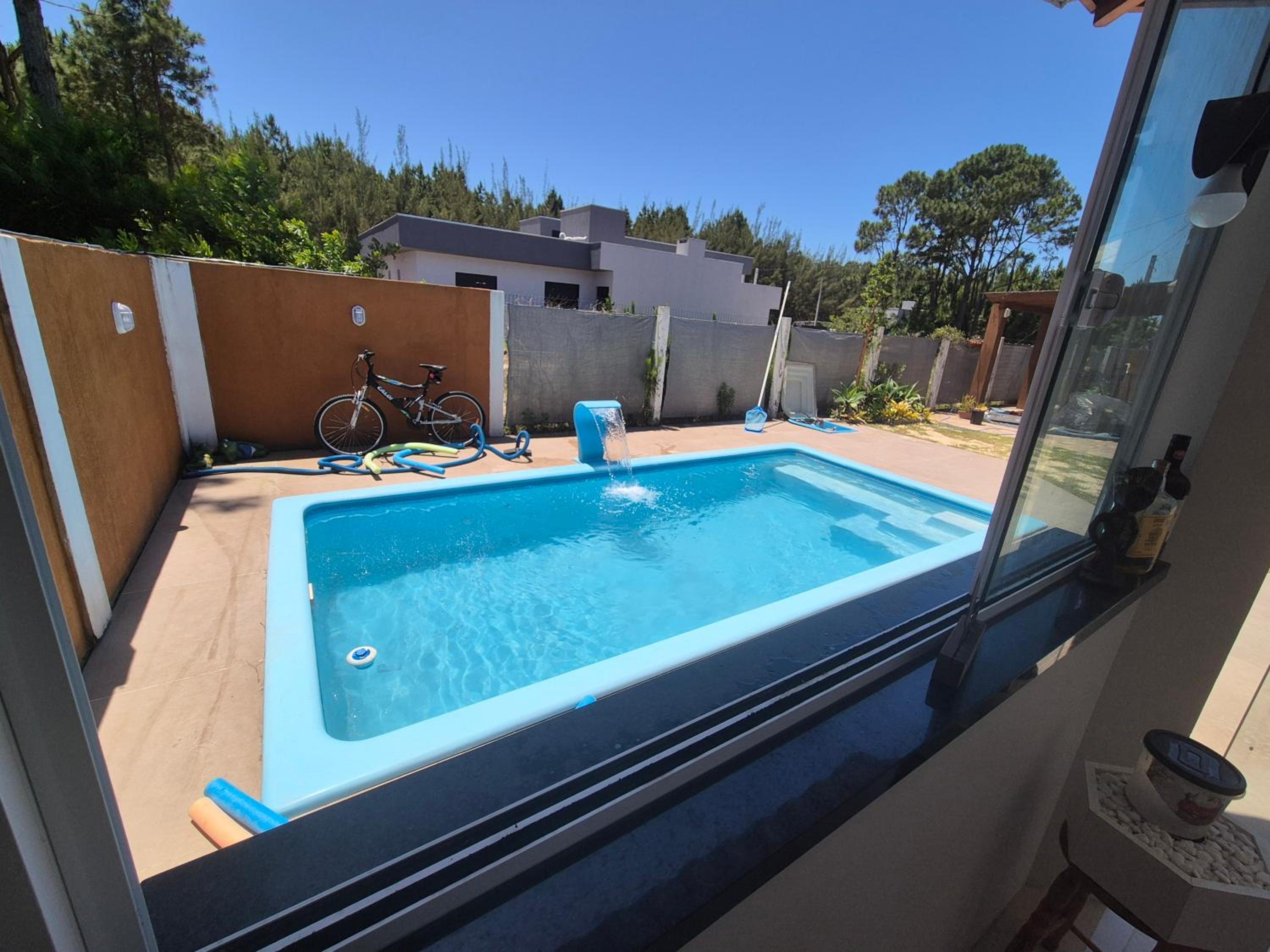 Casa com Piscina, Quiosque, Próximo ao Mar