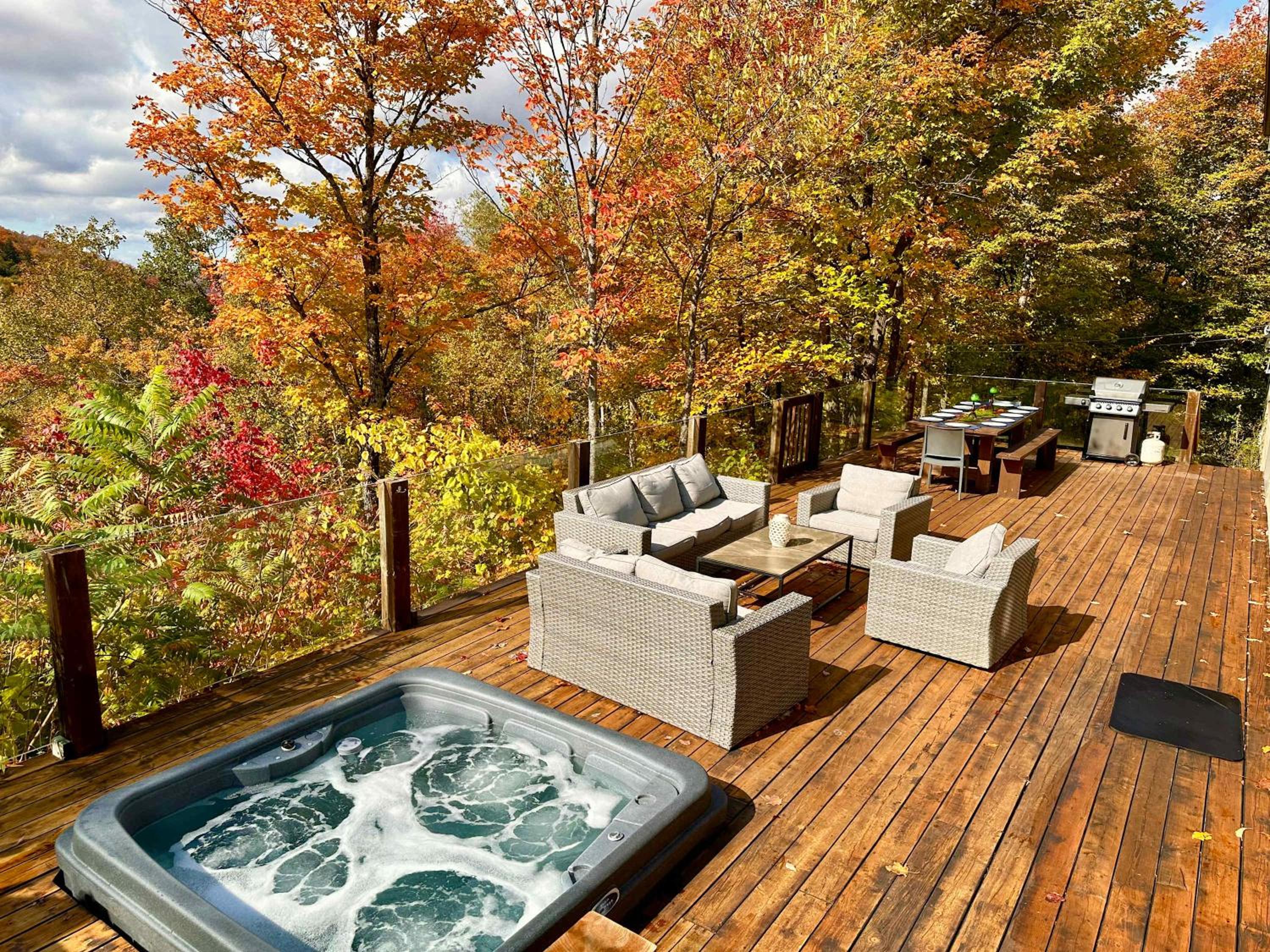 Blue Hill Pool spa game room mountain view