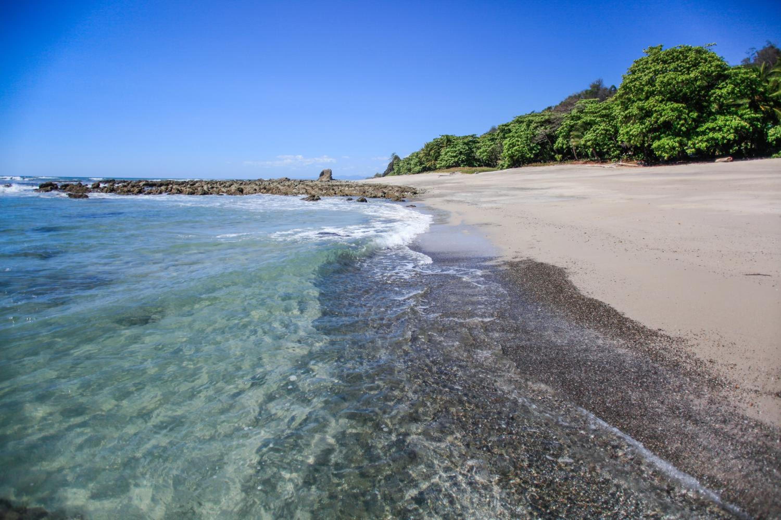 Makanas Beach Bungalows
