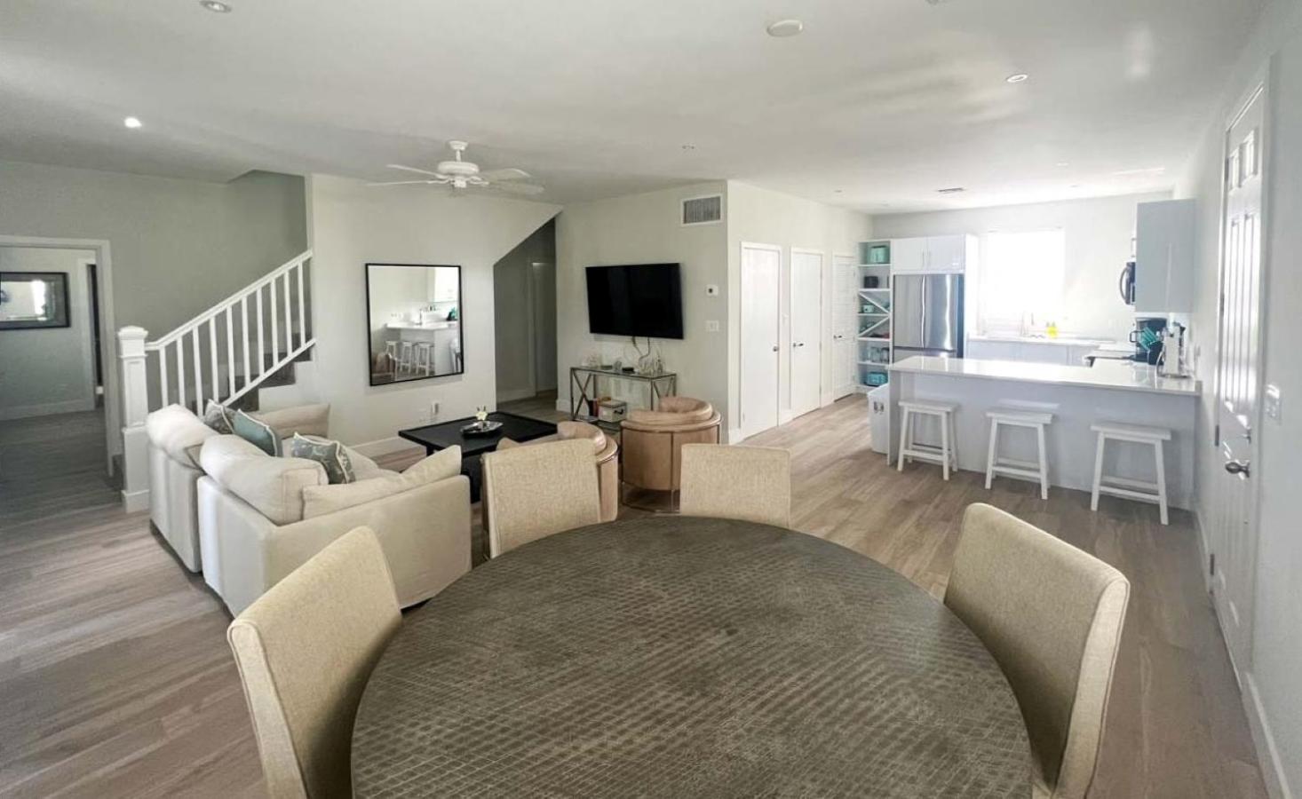 4-bedroom house in delightful Palm Cay