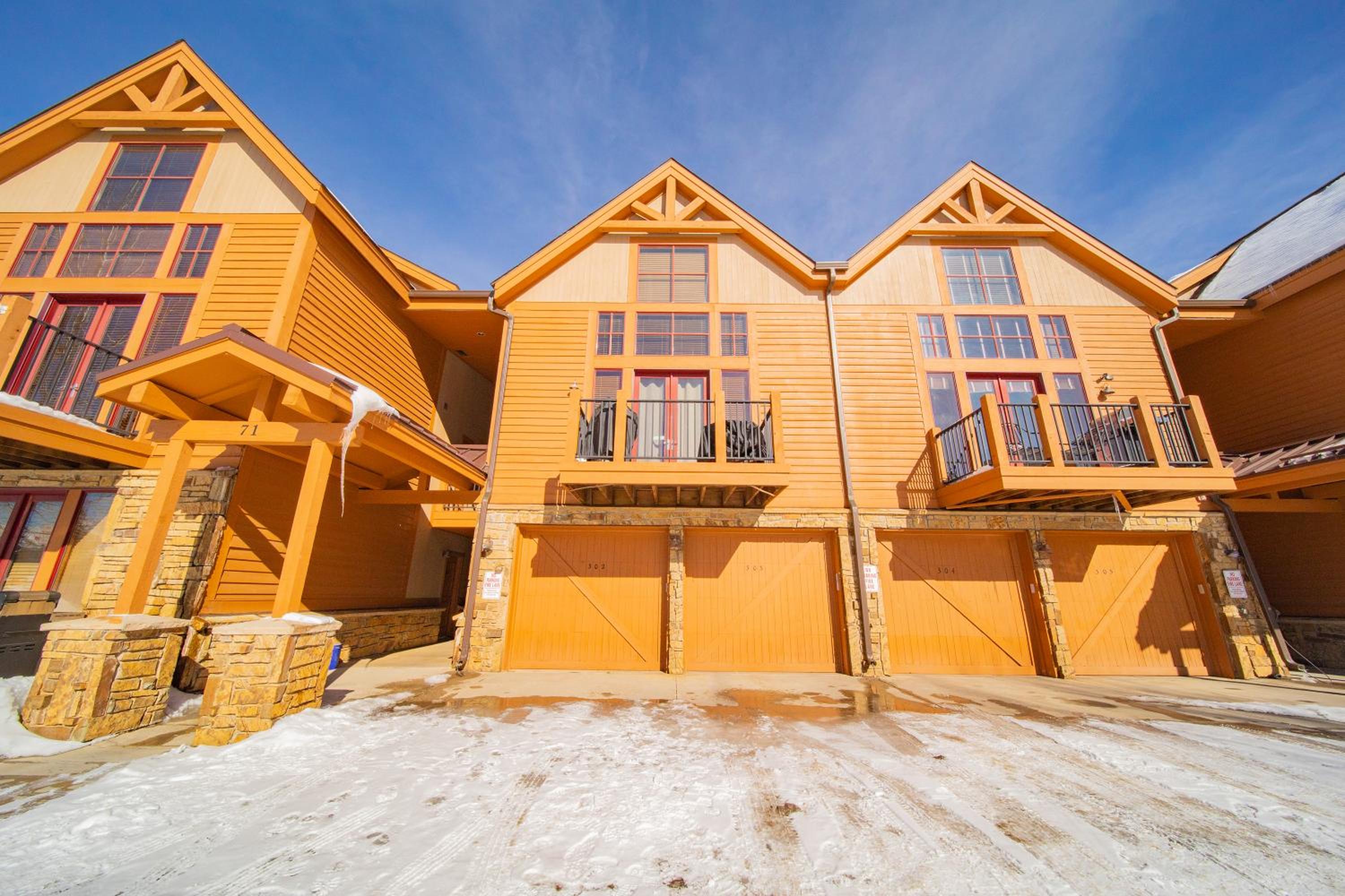 Antlers Gulch 303 by SummitCove Lodging
