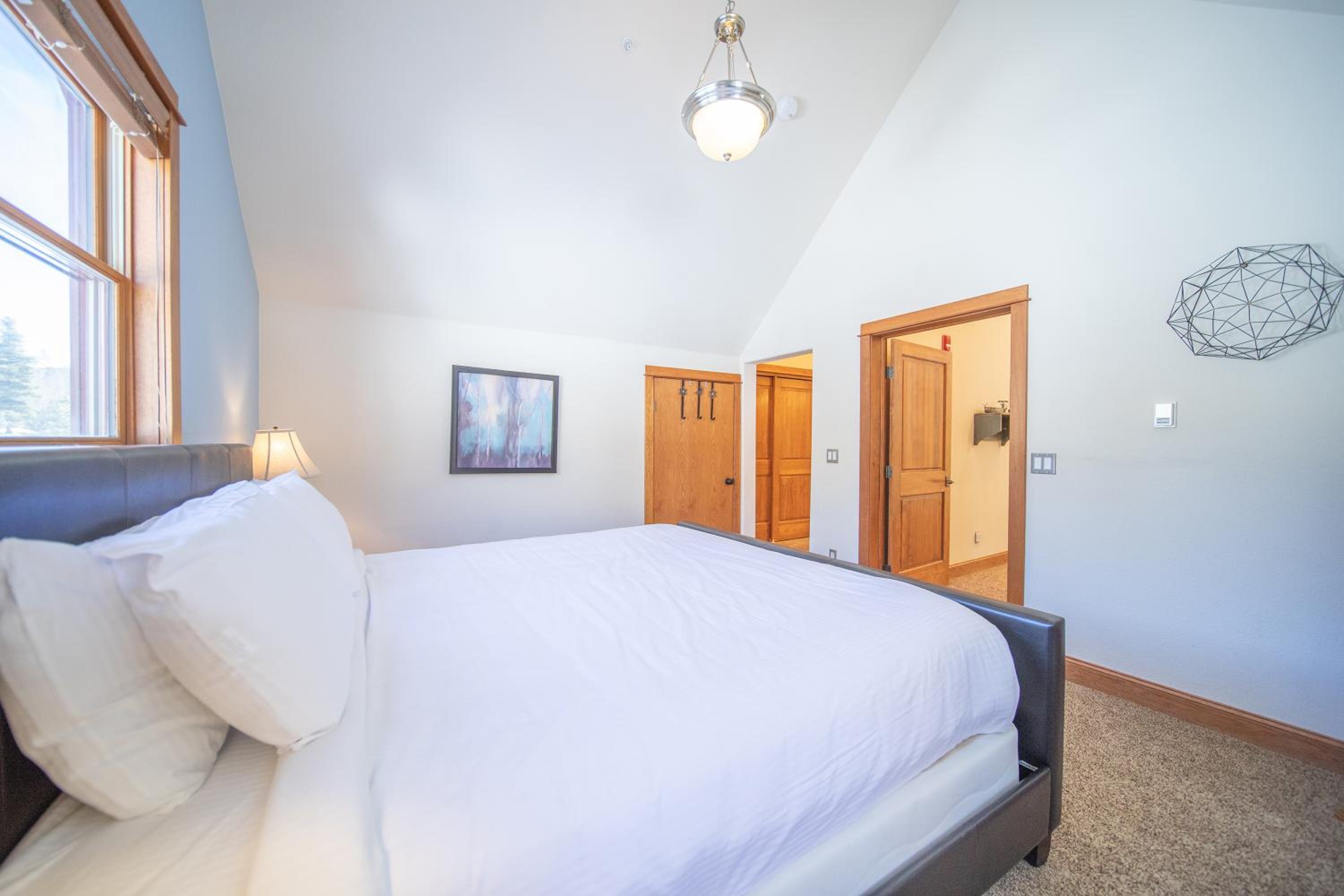 Antlers Gulch 303 by SummitCove Lodging