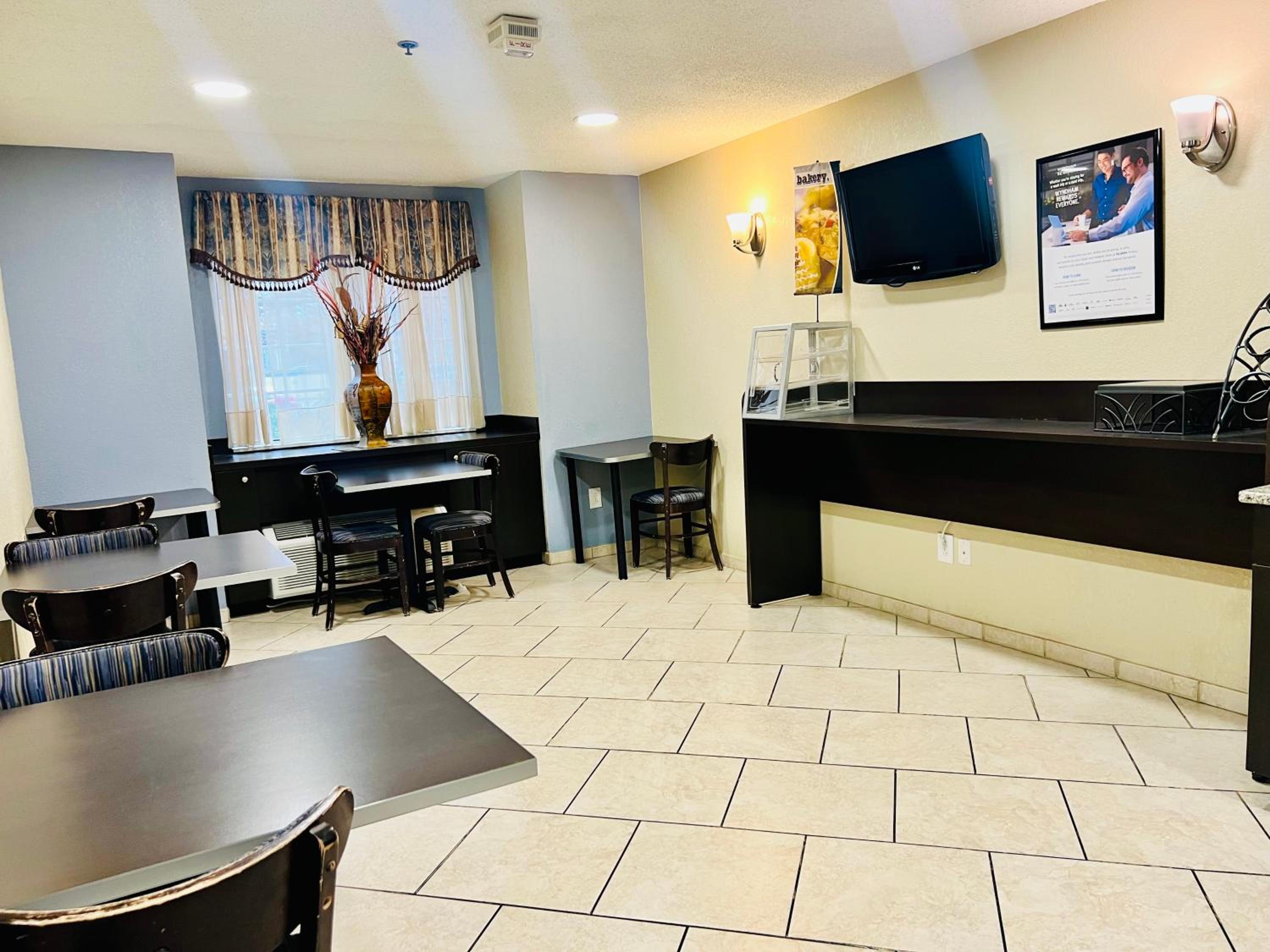 Georgetown Vacations - Microtel Inn Georgetown - Lexington North - Property Image 13