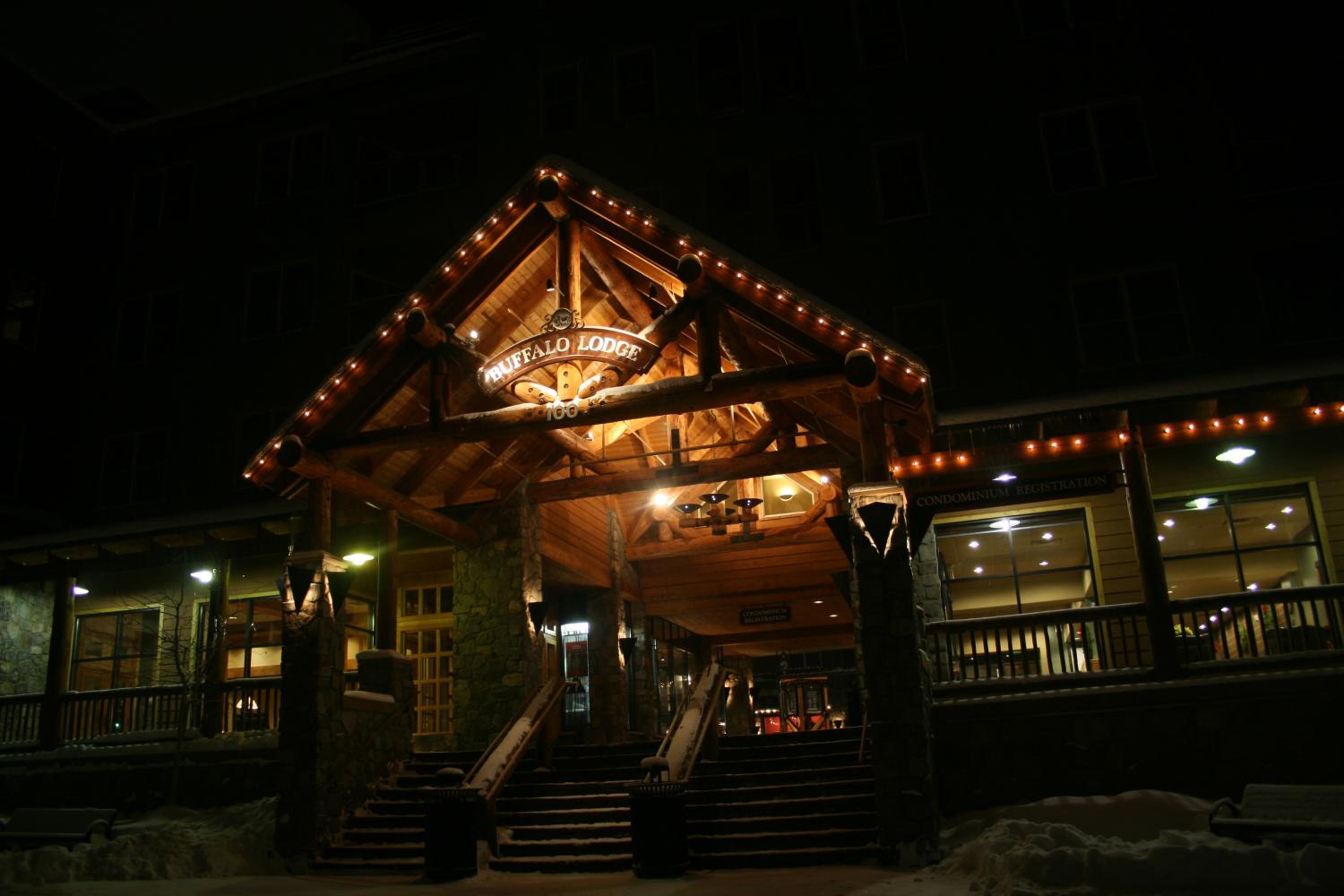 Buffalo Lodge 8327 by SummitCove Lodging