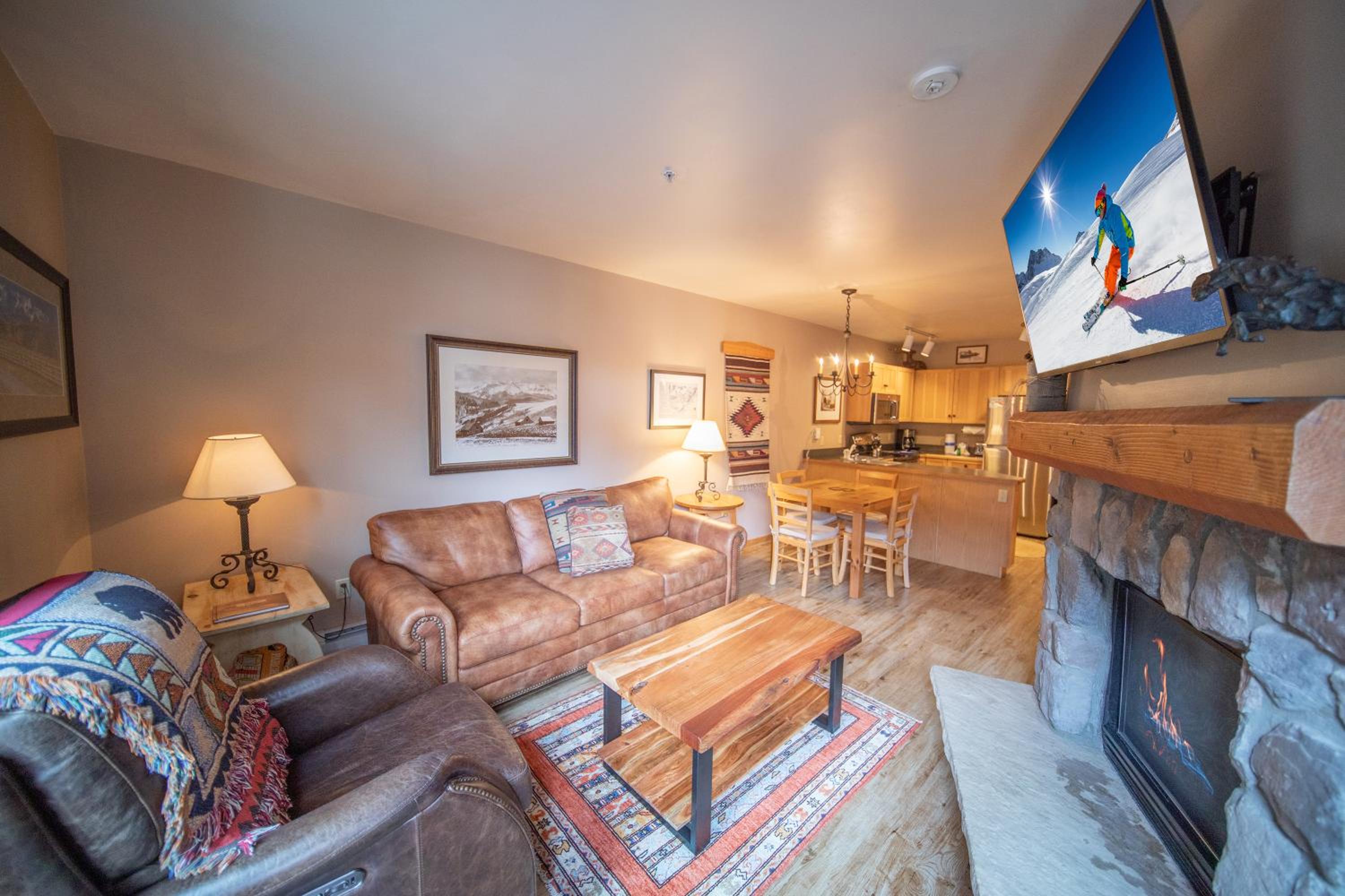 Buffalo Lodge 8320 by SummitCove Lodging